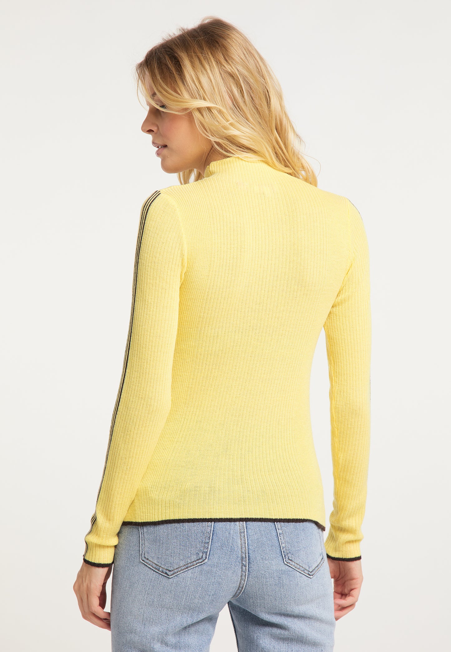 myMo women's knitted sweater