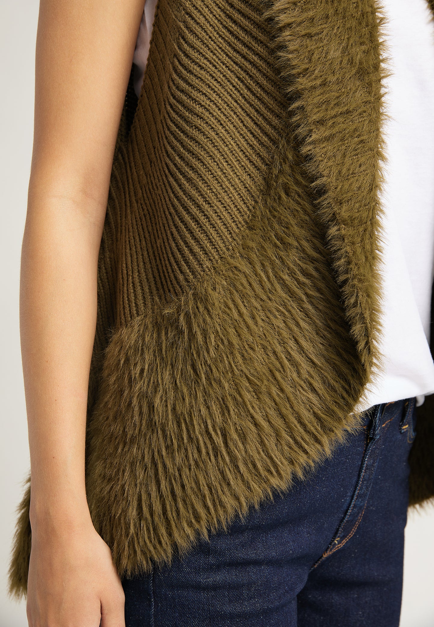 usha FESTIVAL women's knitted vest
