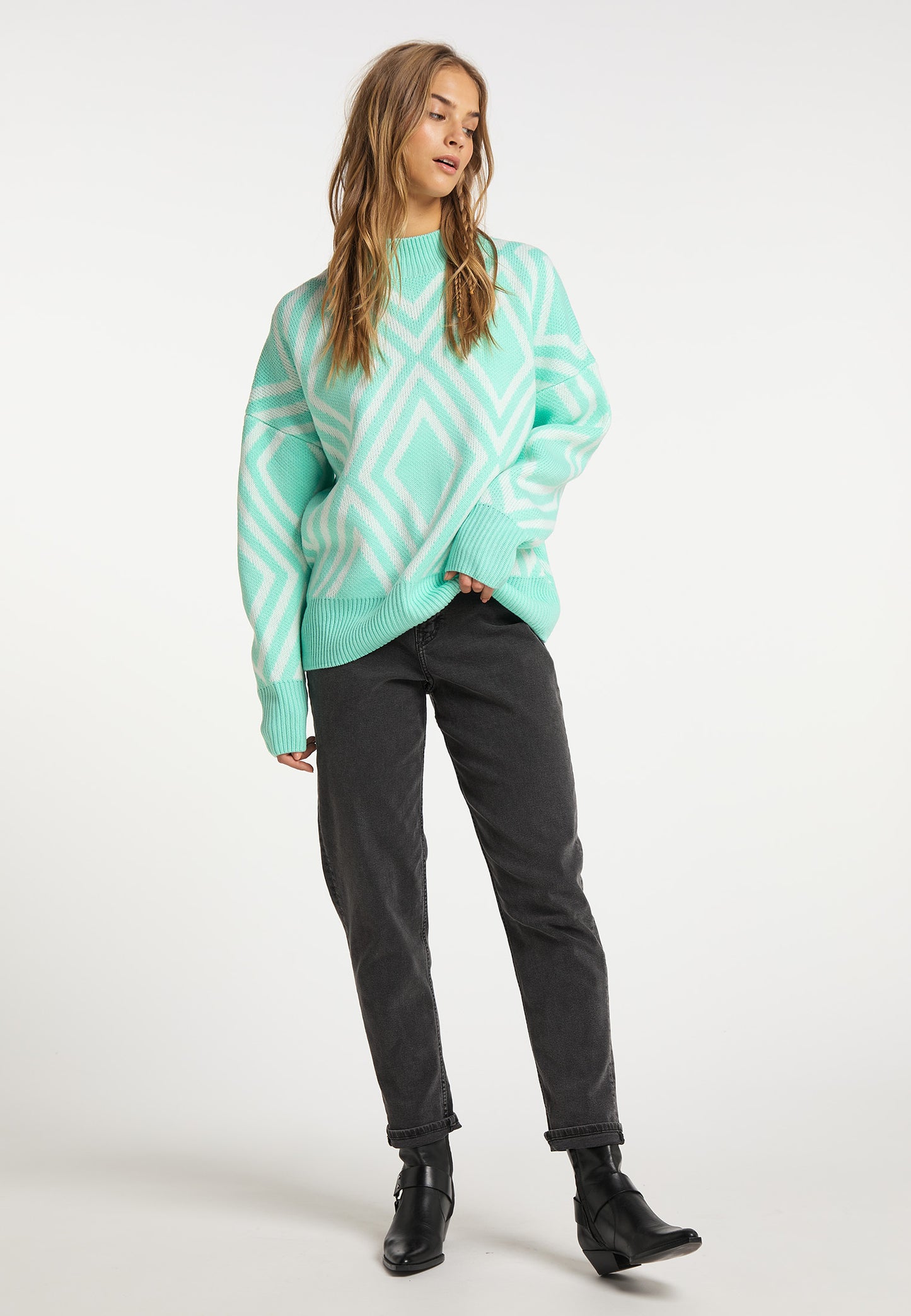 IZIA women's knitted sweater