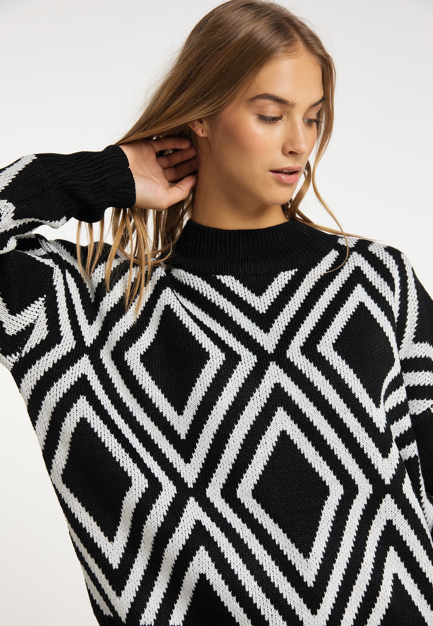 IZIA women's knitted sweater