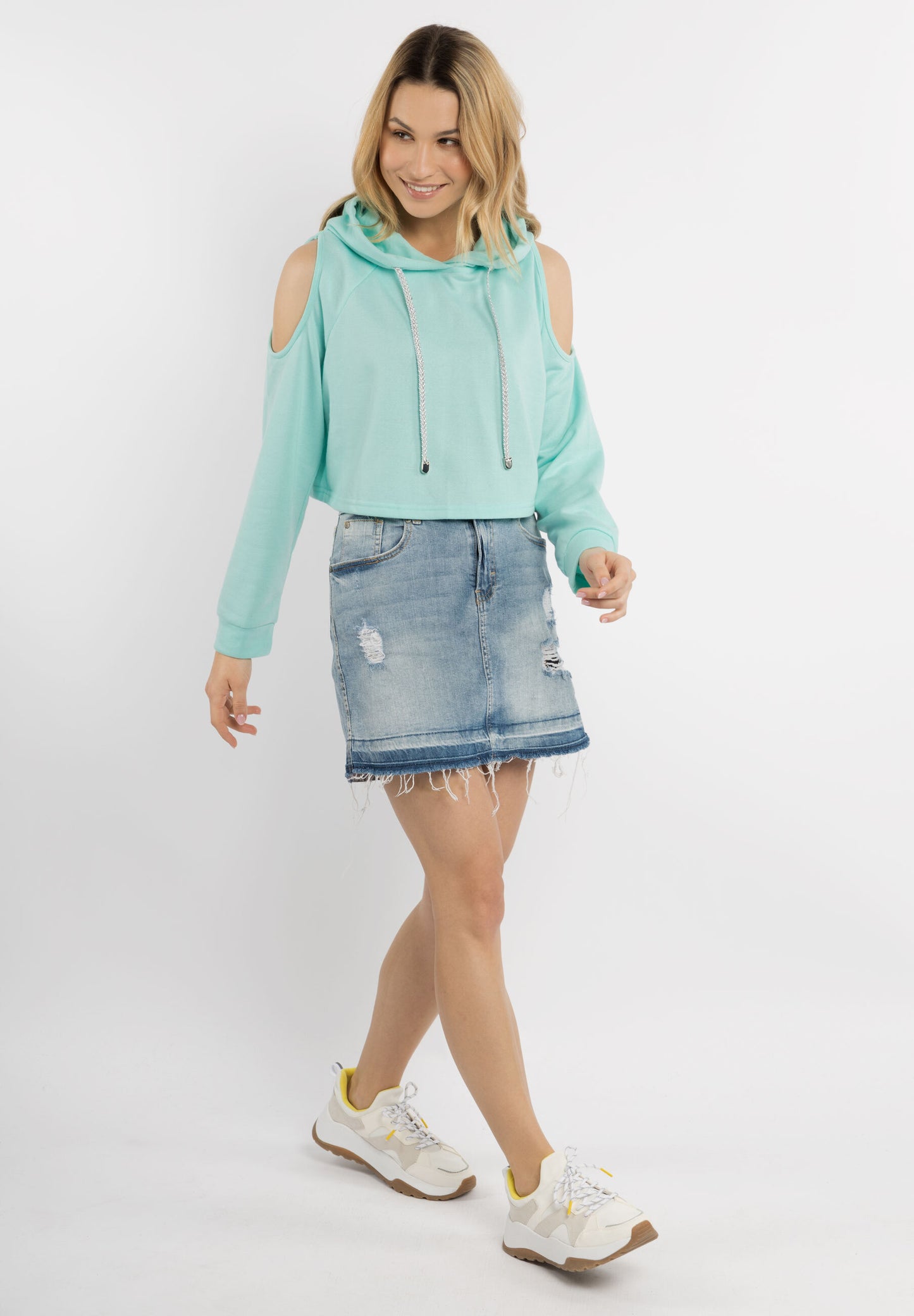IZIA women's cropped hoodie