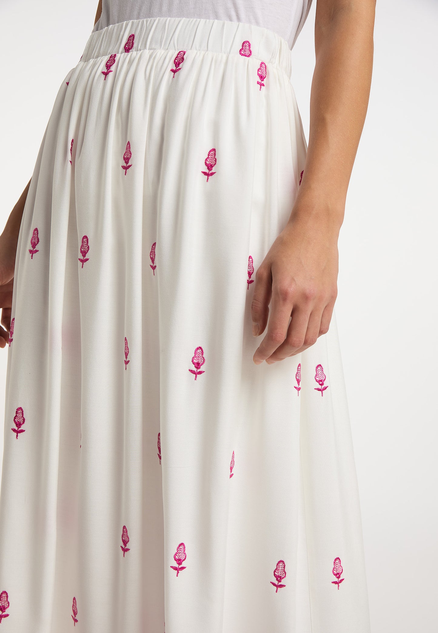 IZIA women's embroidered maxi skirt