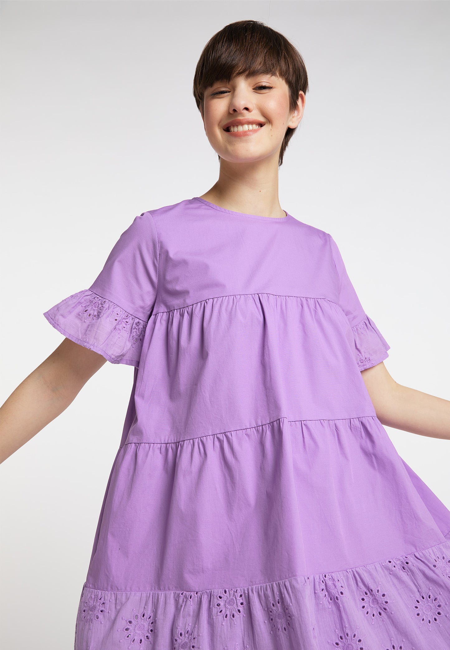 myMo women's dress with lace with eyelets