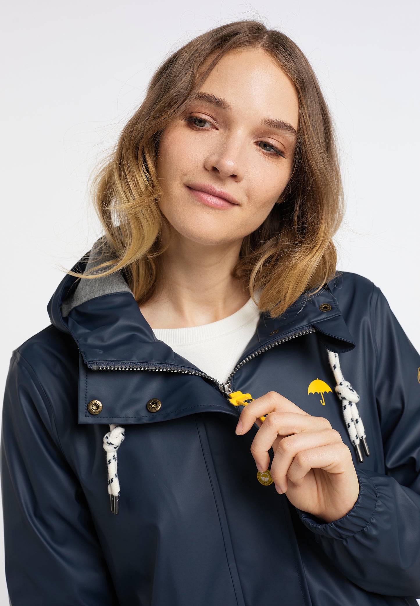 Schmuddelwedda women's rain coat