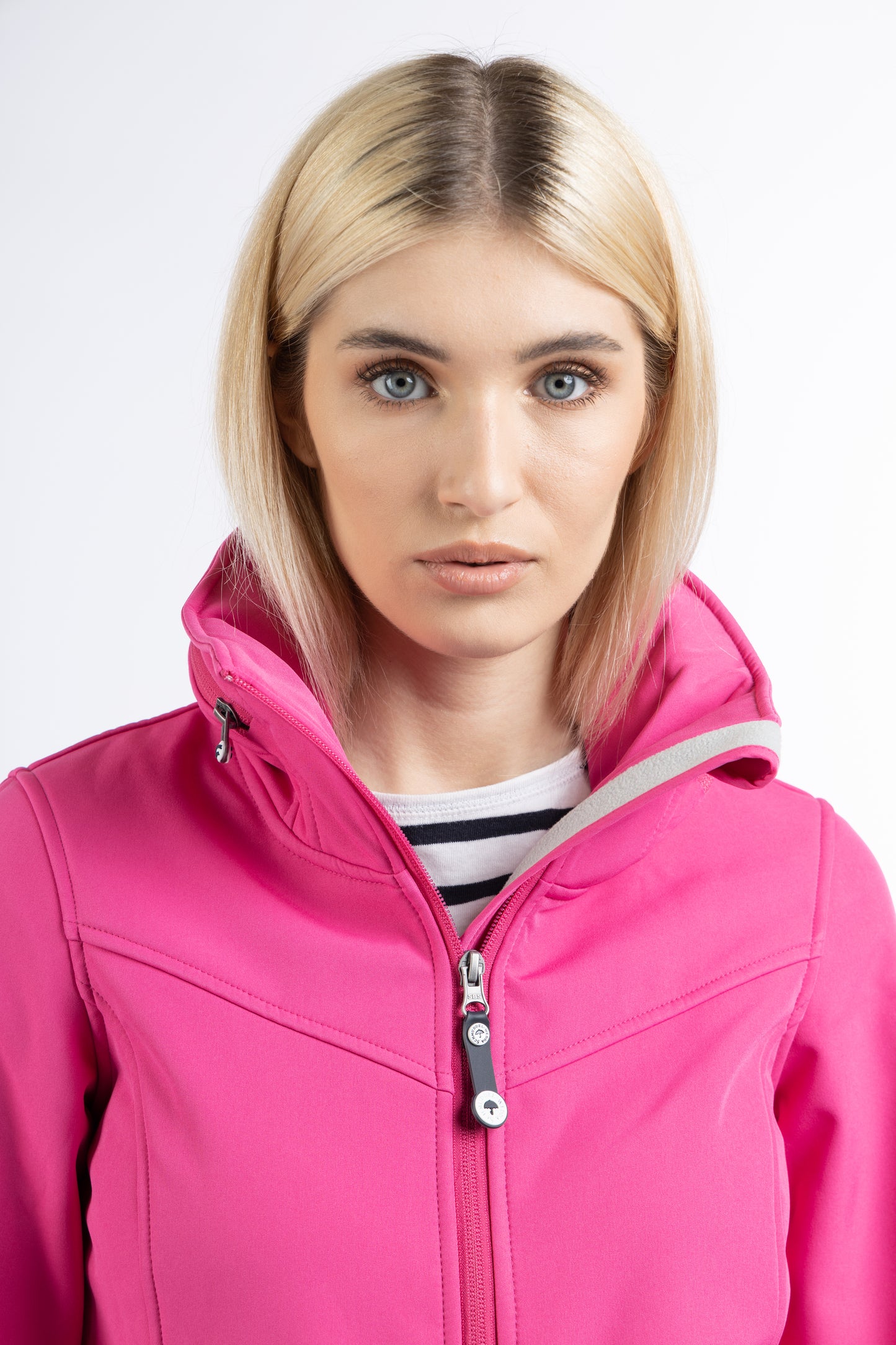 Schmuddelwedda women's softshell coat with magic print