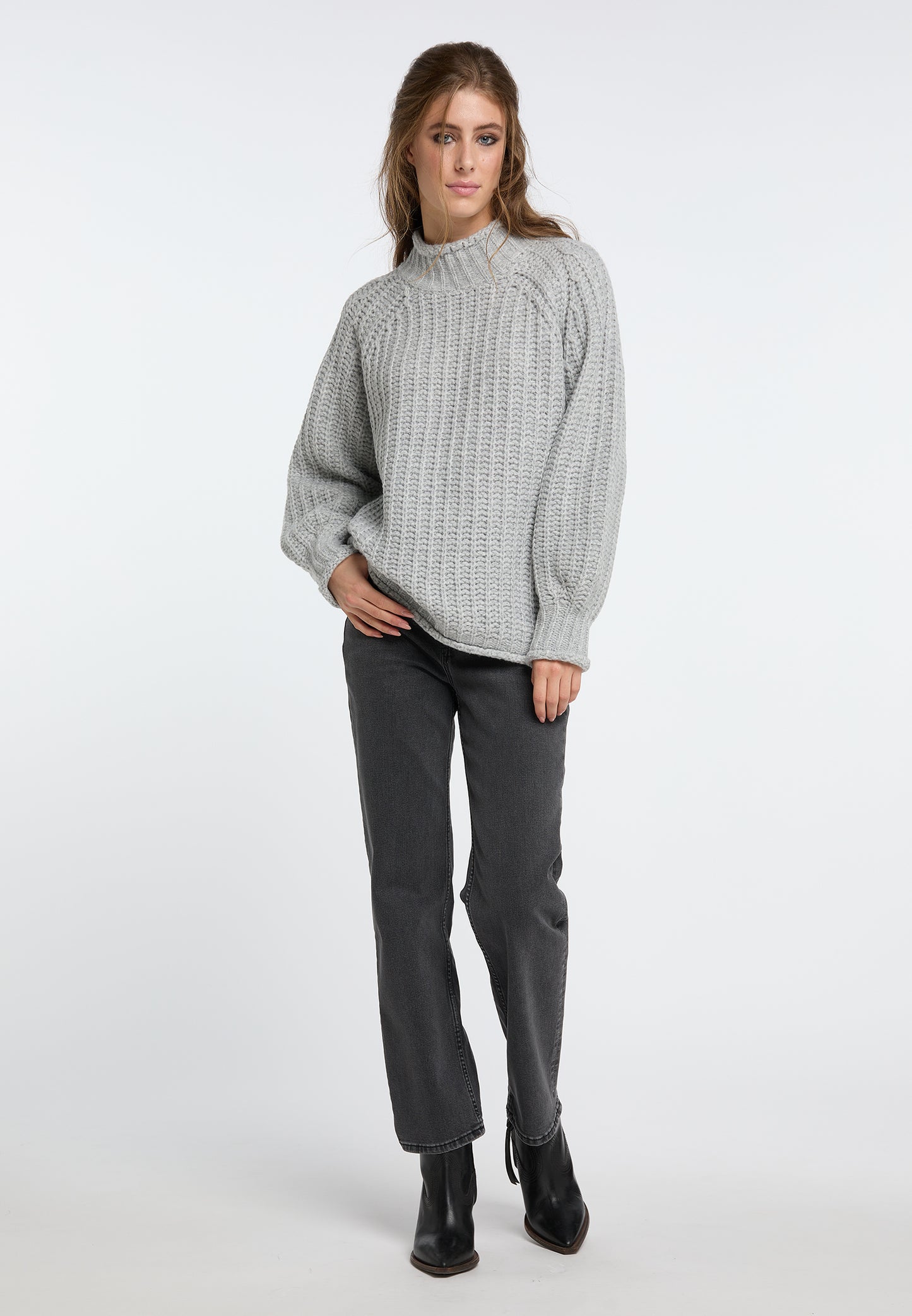 IZIA women's knitted sweater