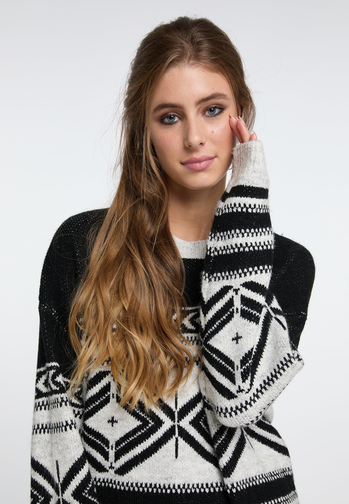 IZIA women's knitted sweater