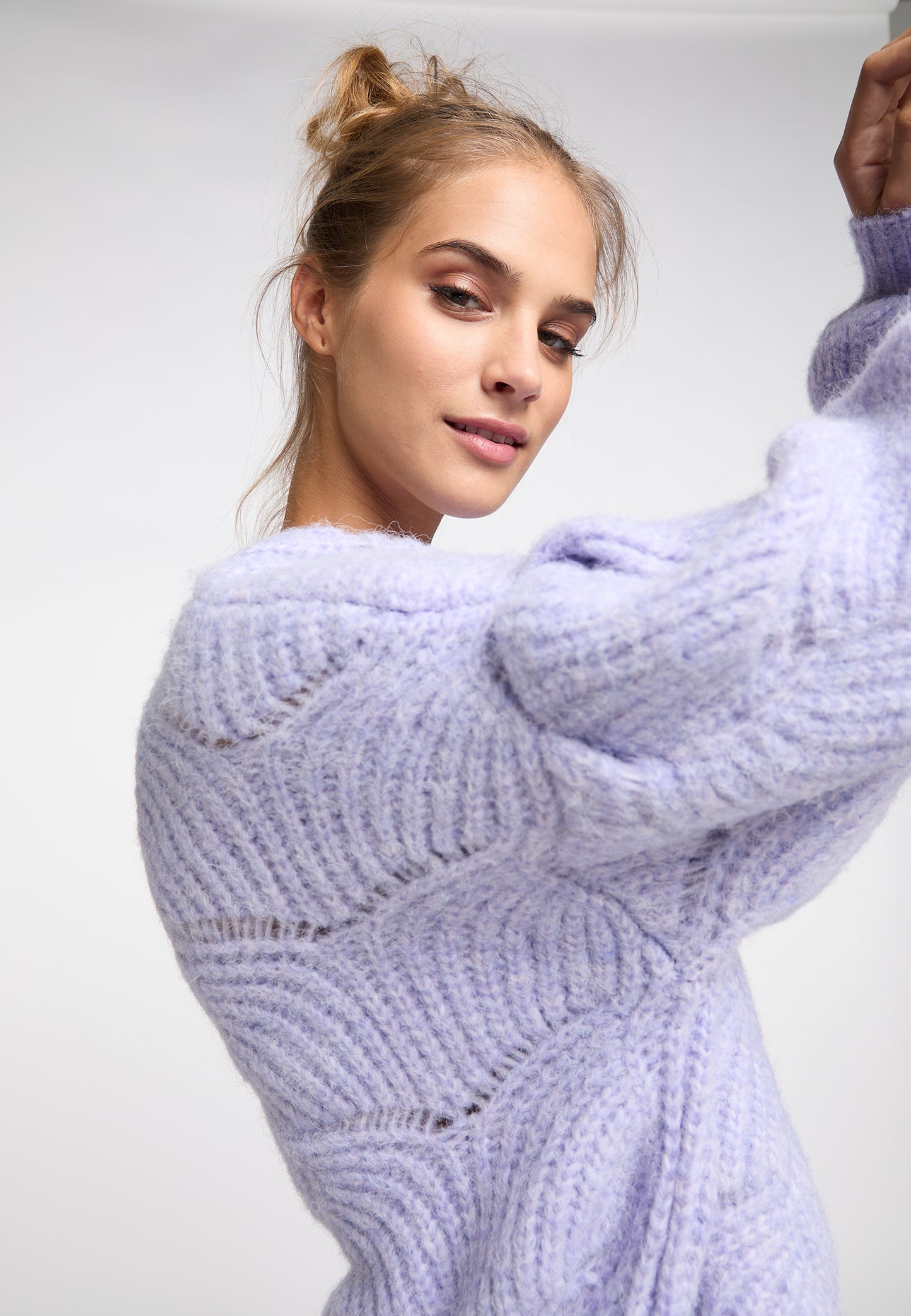 IZIA women's knitted sweater