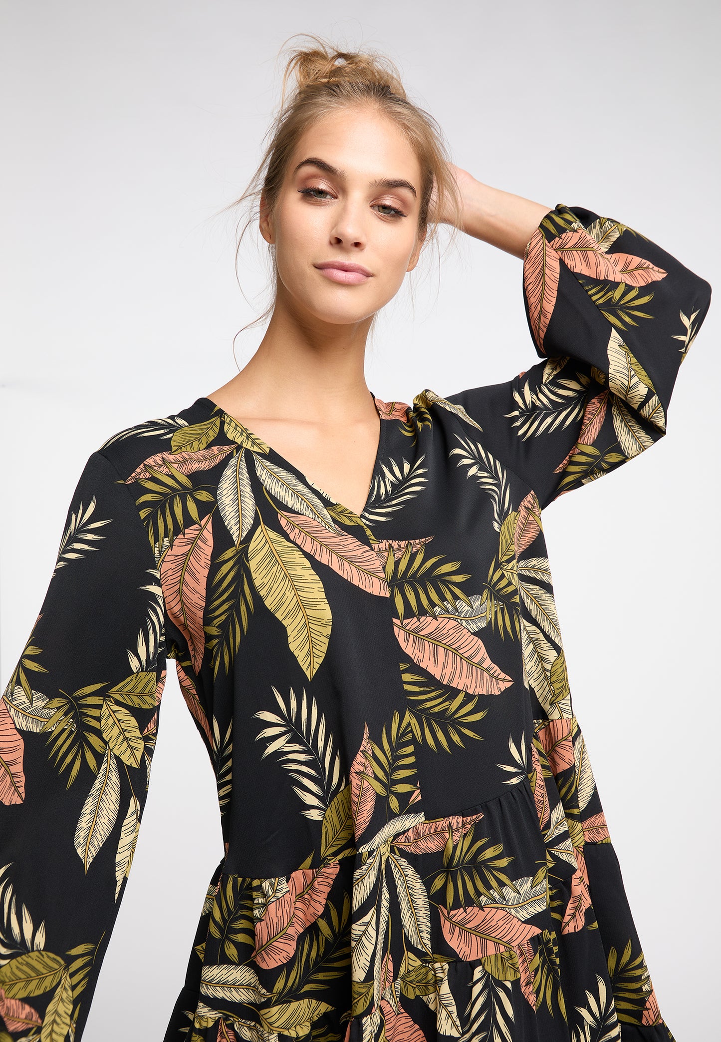 IZIA women's long sleeve dress