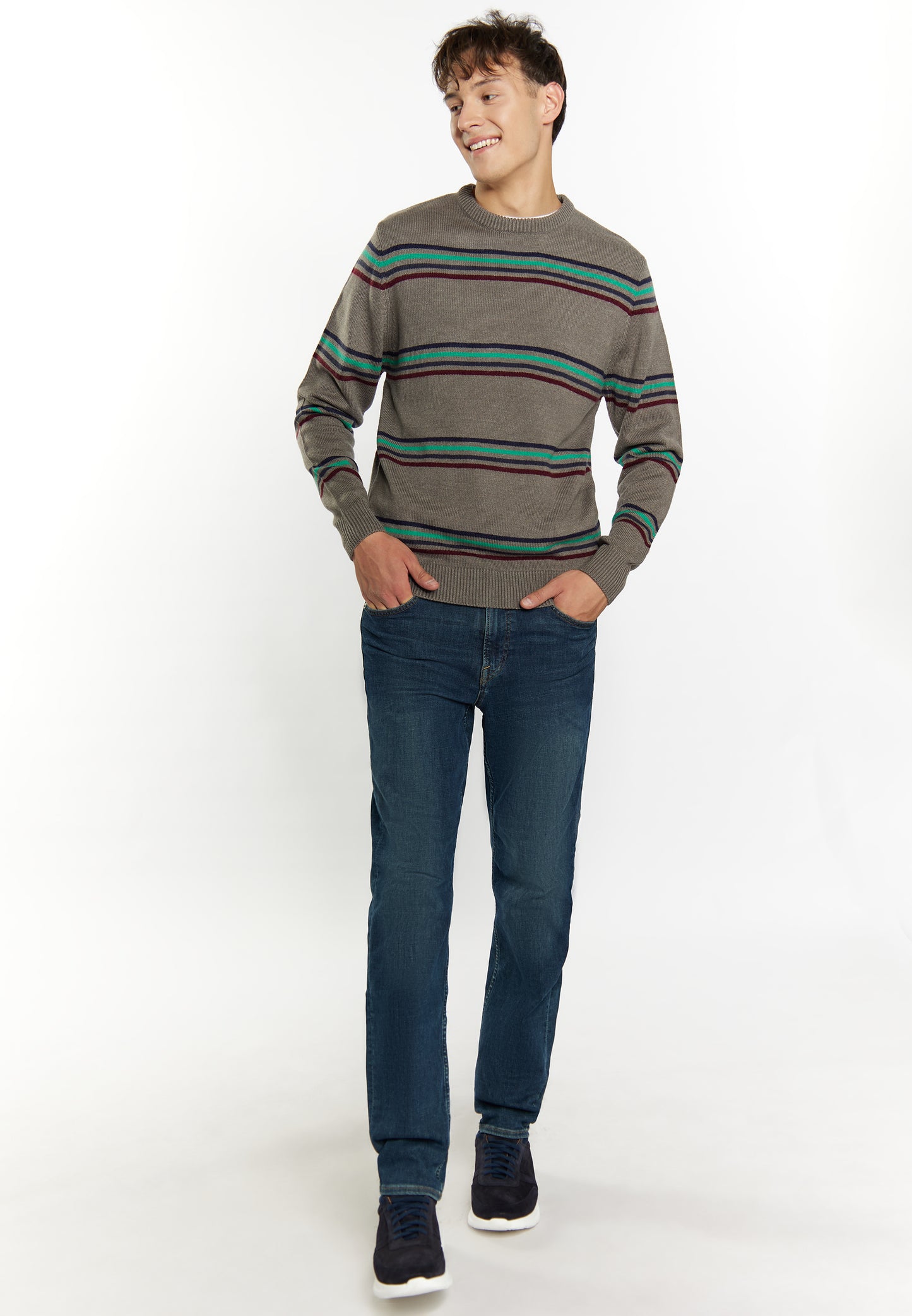 Mo men's sweater