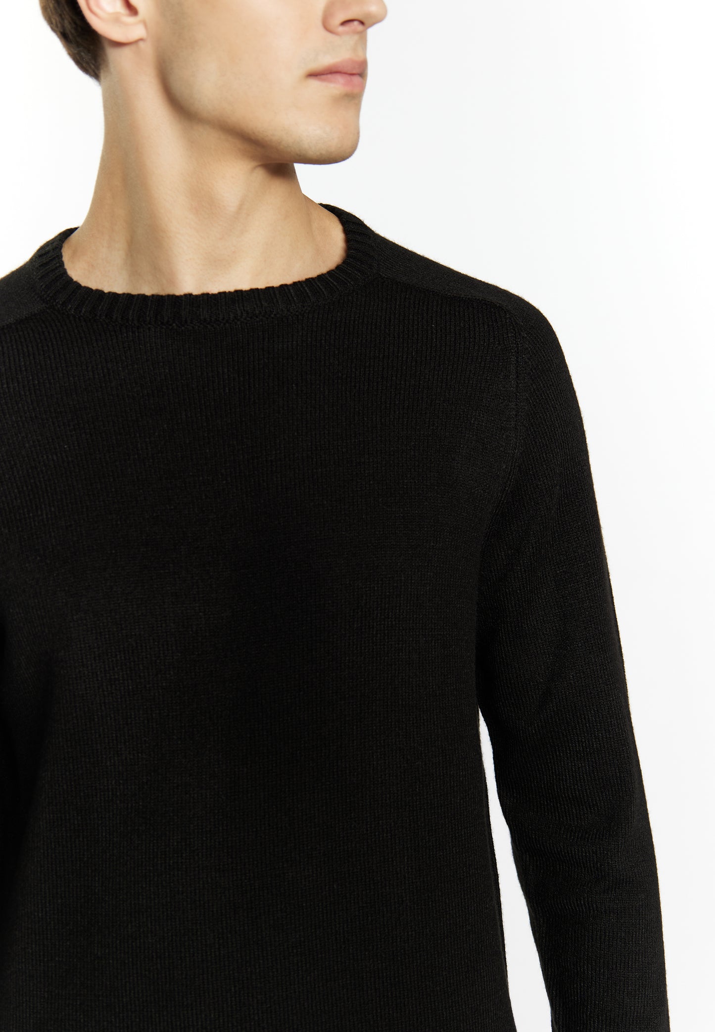 Mo men's sweater