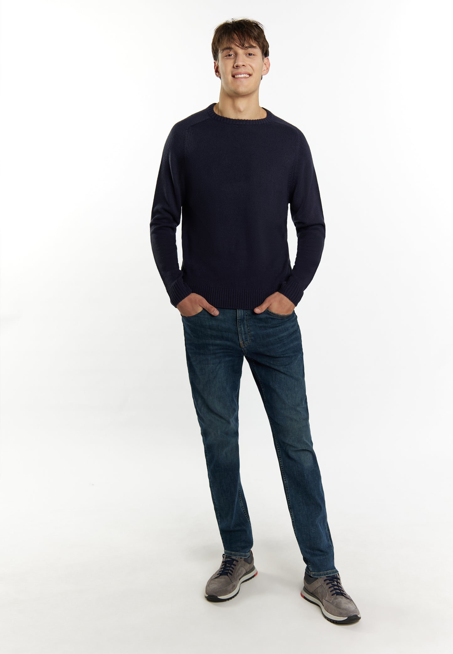 Mo men's sweater