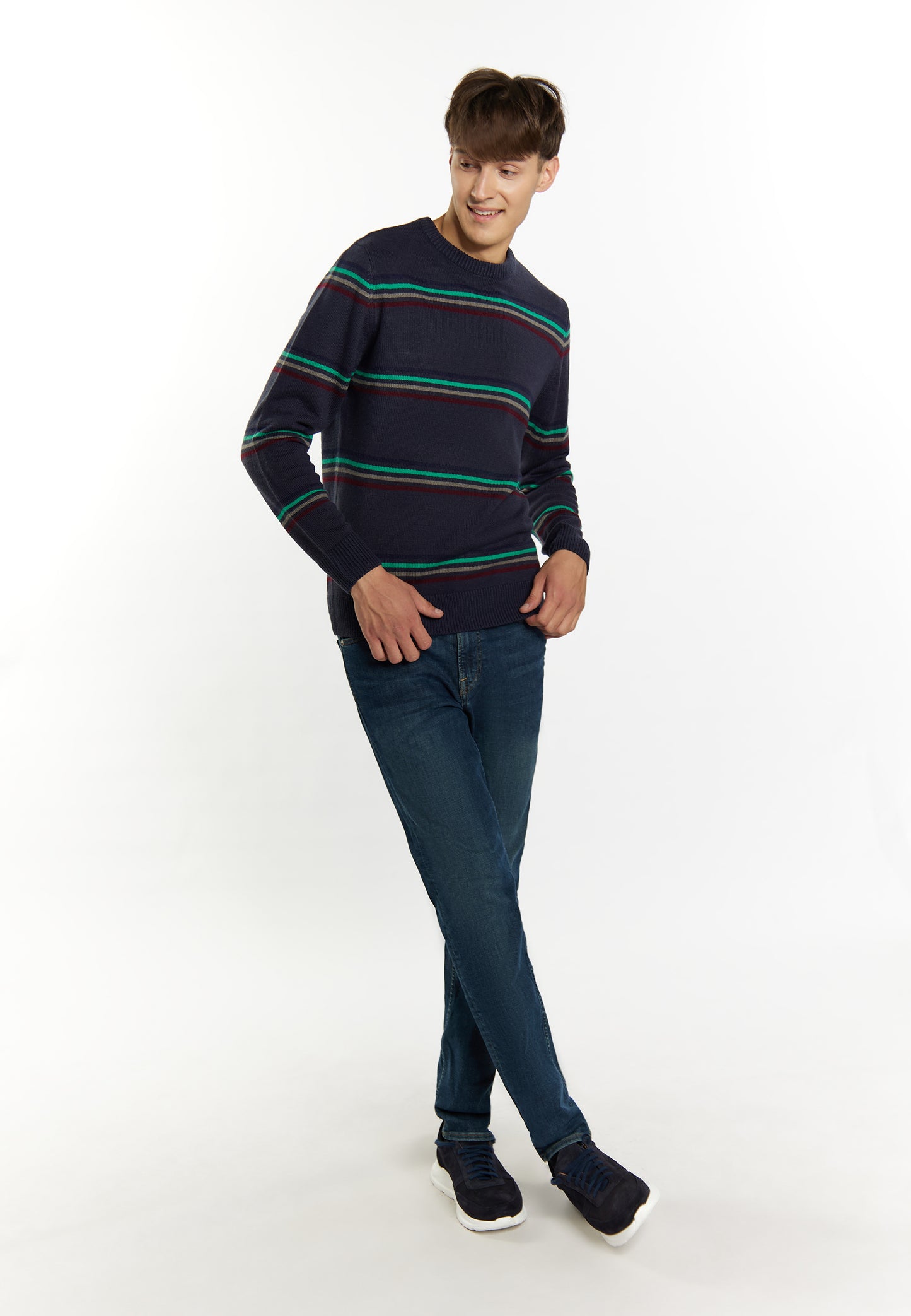 Mo men's sweater
