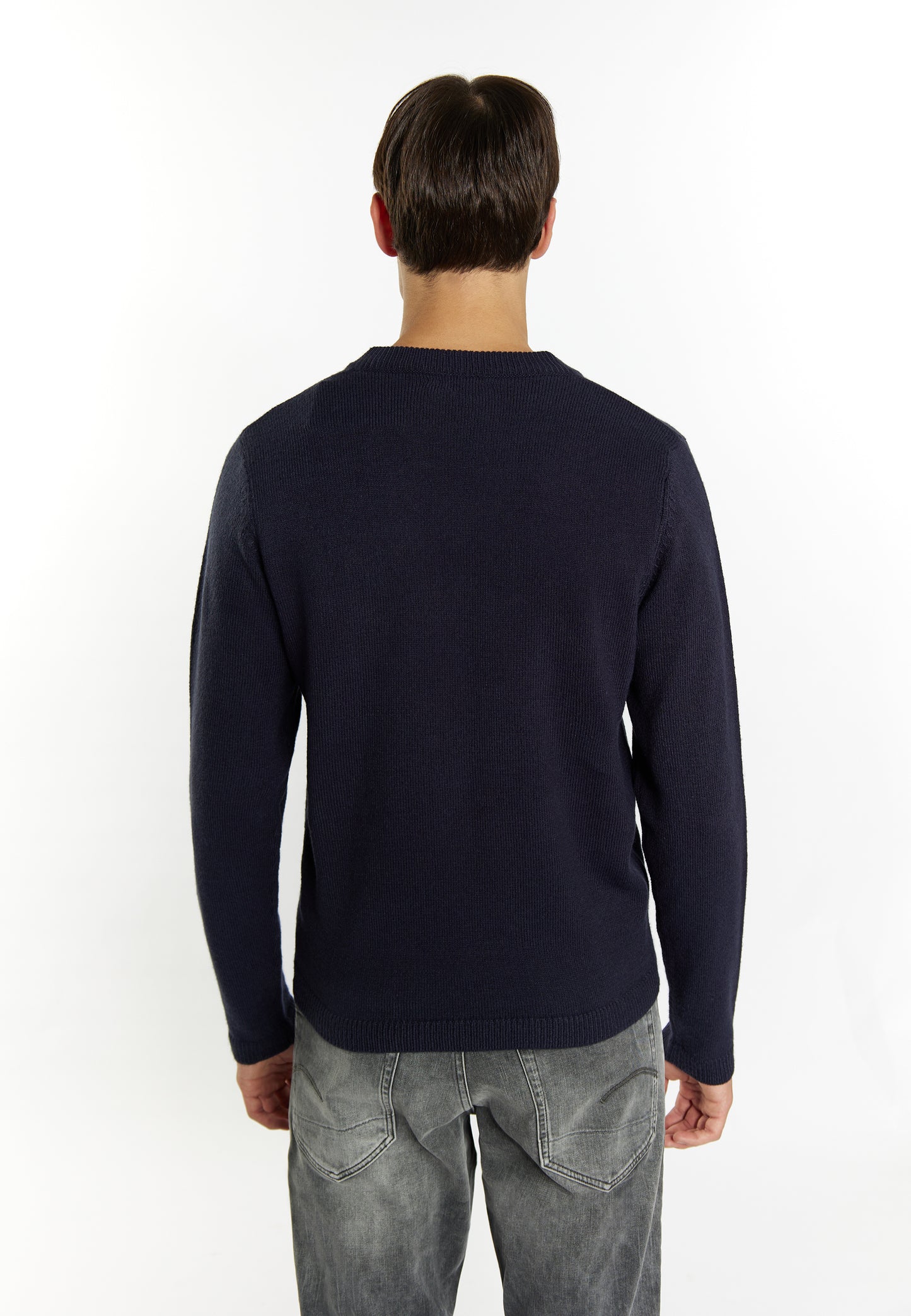 Mo men's sweater