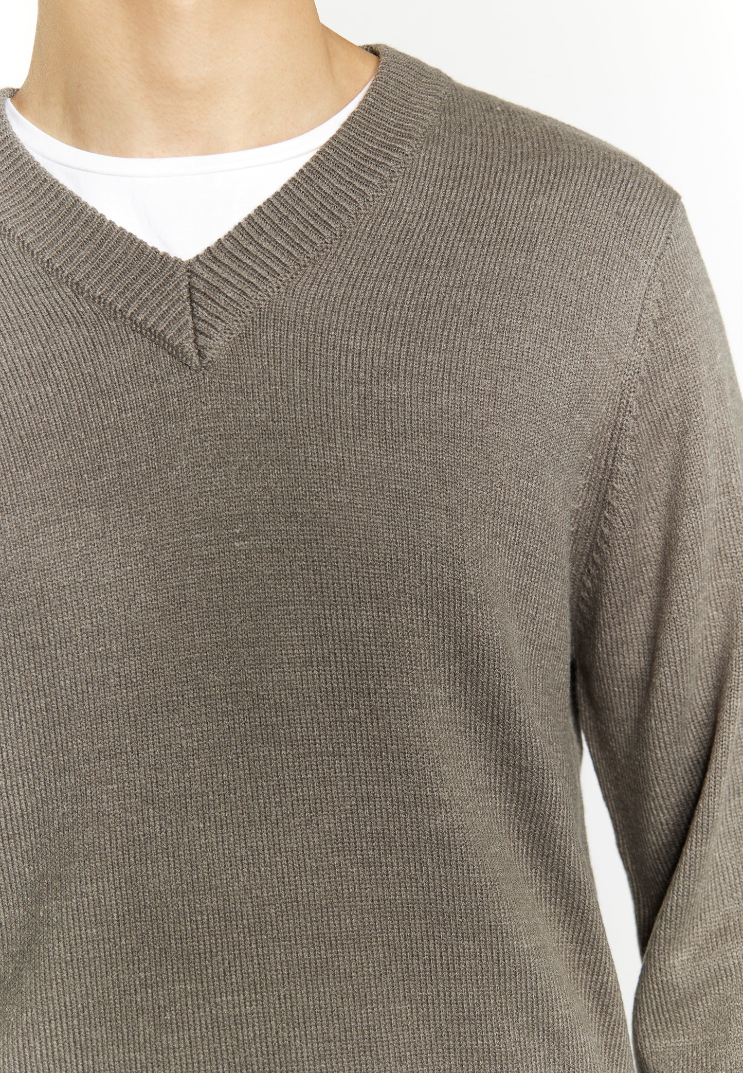 Mo men's sweater
