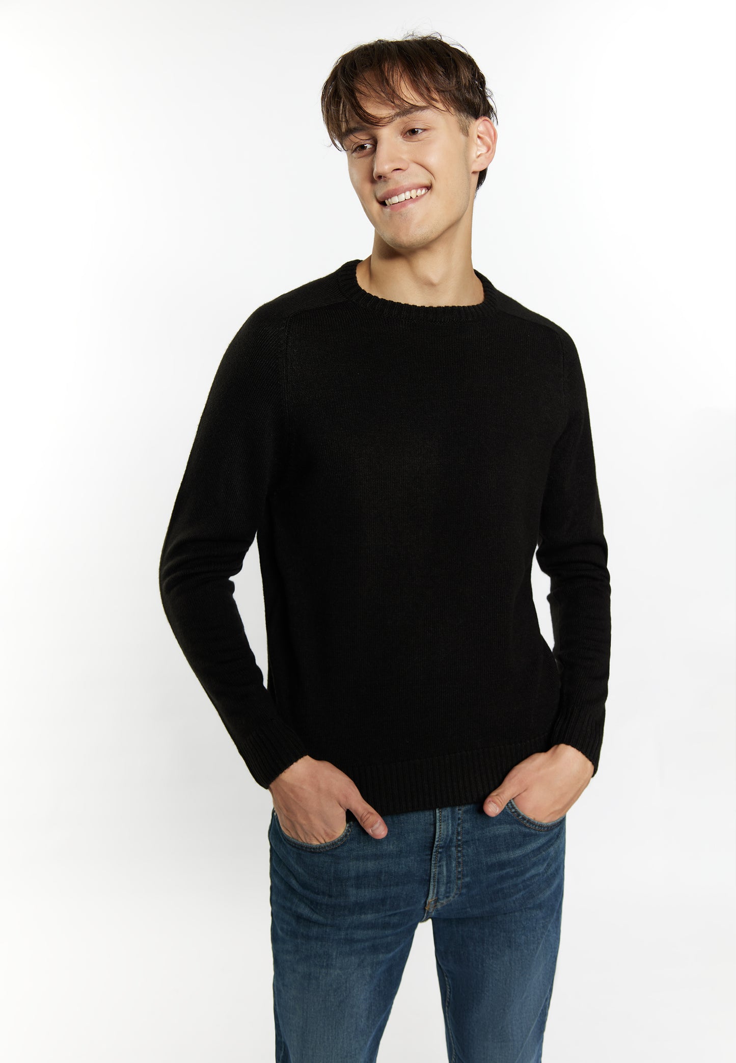 Mo men's sweater
