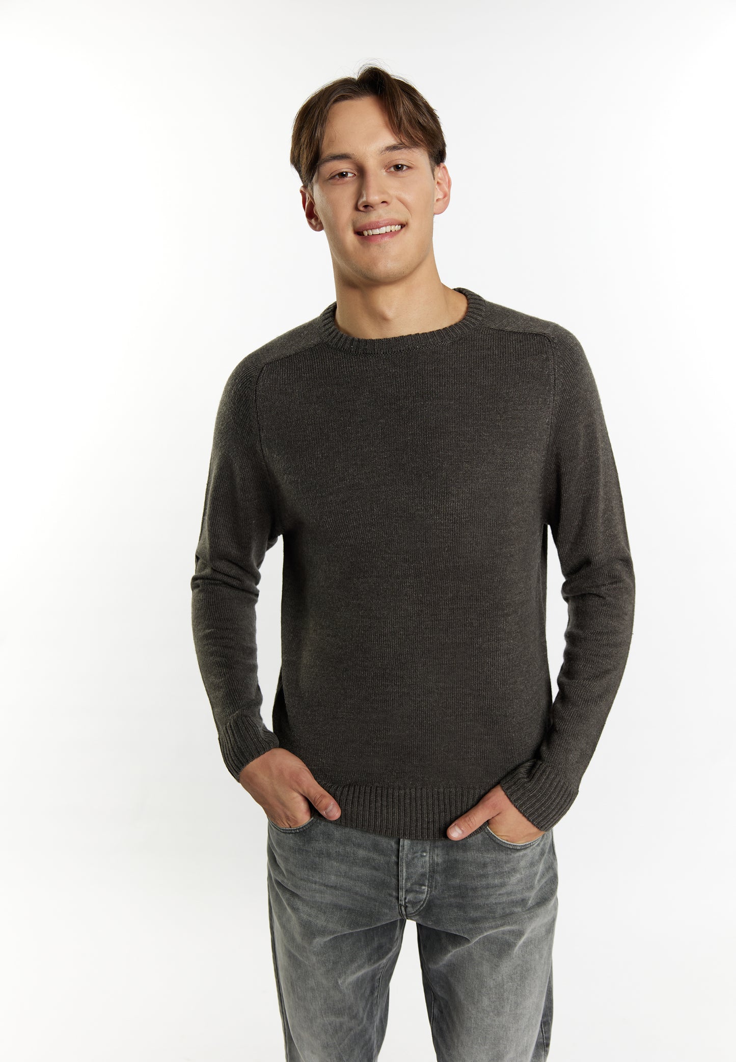 Mo men's sweater