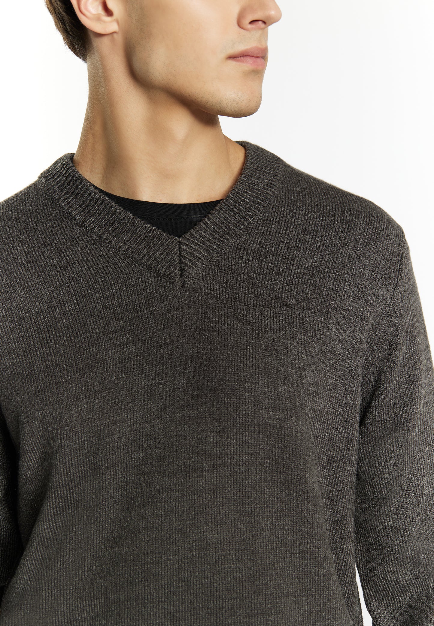 Mo men's sweater