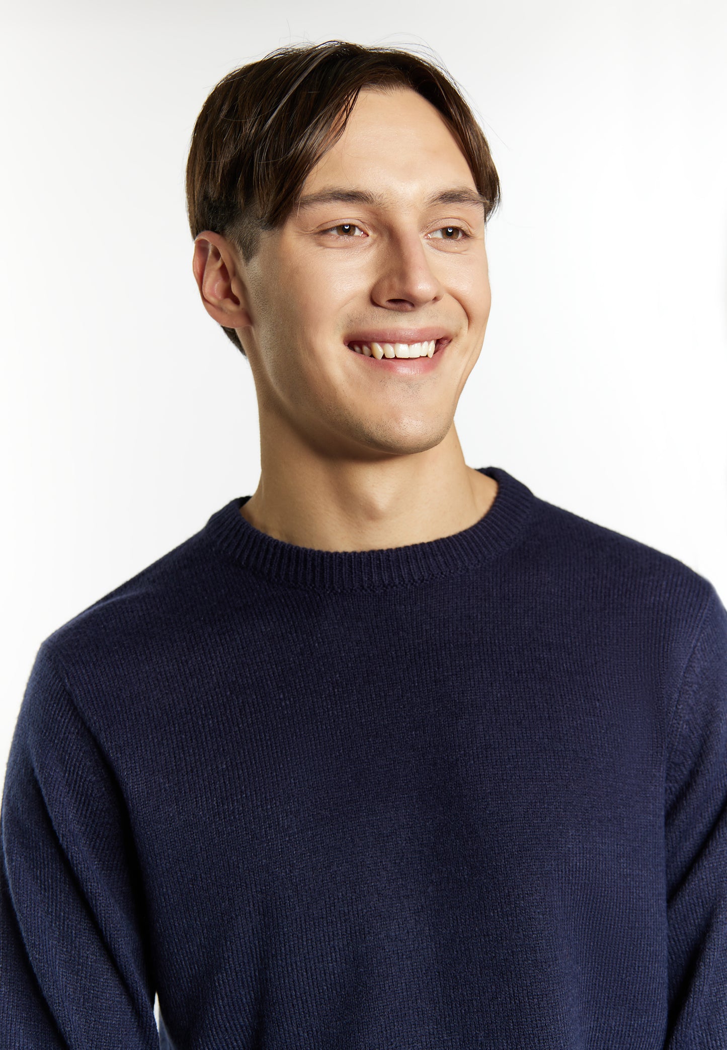 Mo men's sweater