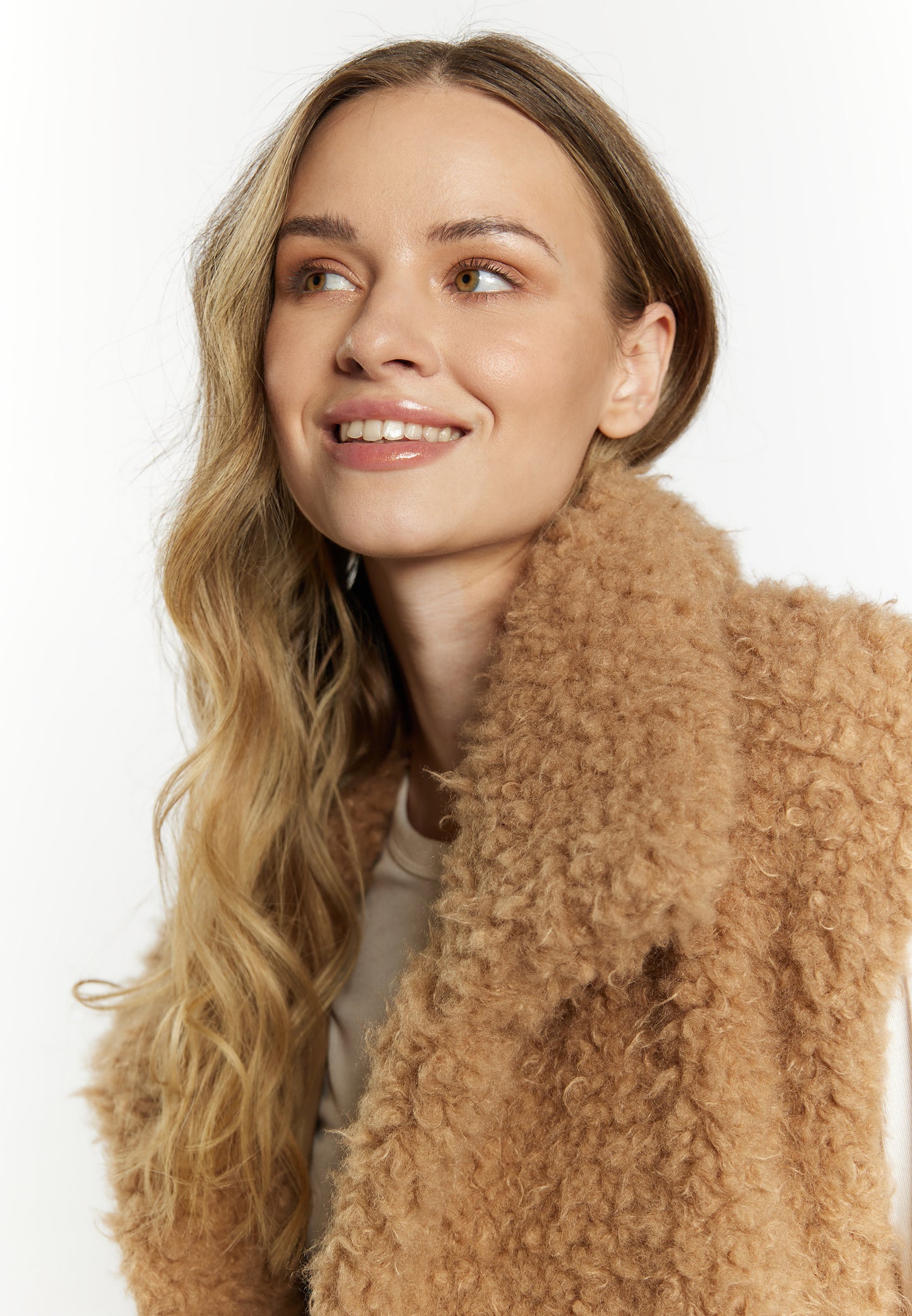 DreiMaster Vintage women's long vest made of imitation fur