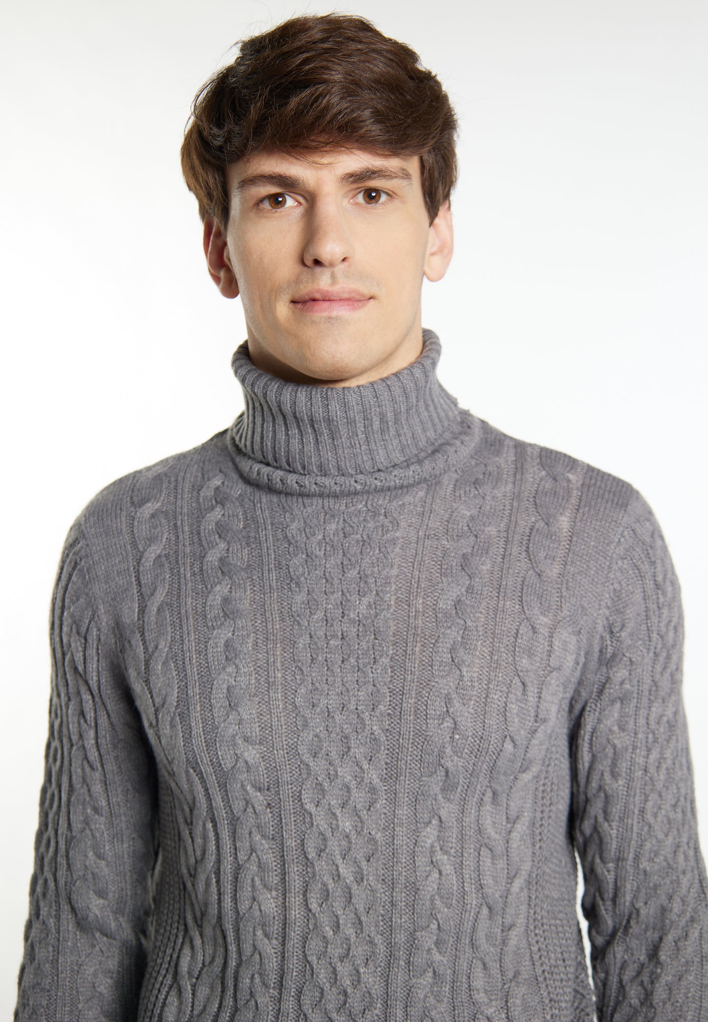 Mo men's cable knit sweater