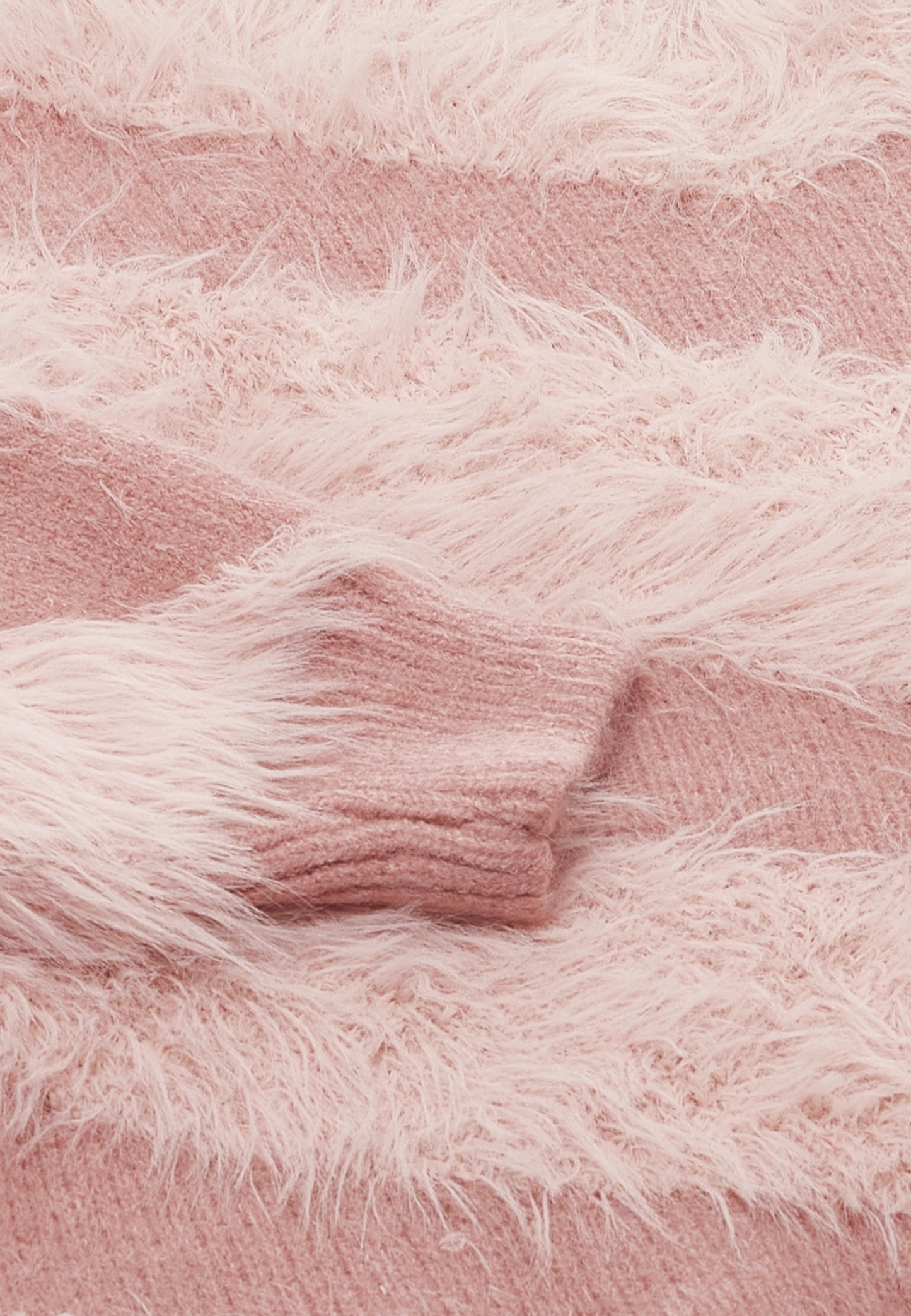 POOMI women's knitted sweater