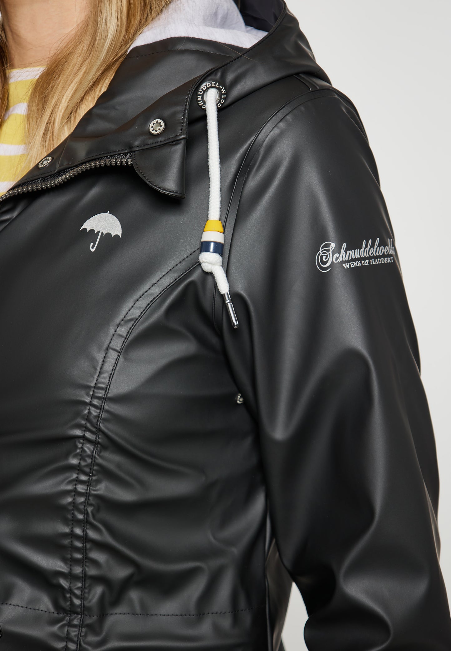 Schmuddelwedda women's rain coat