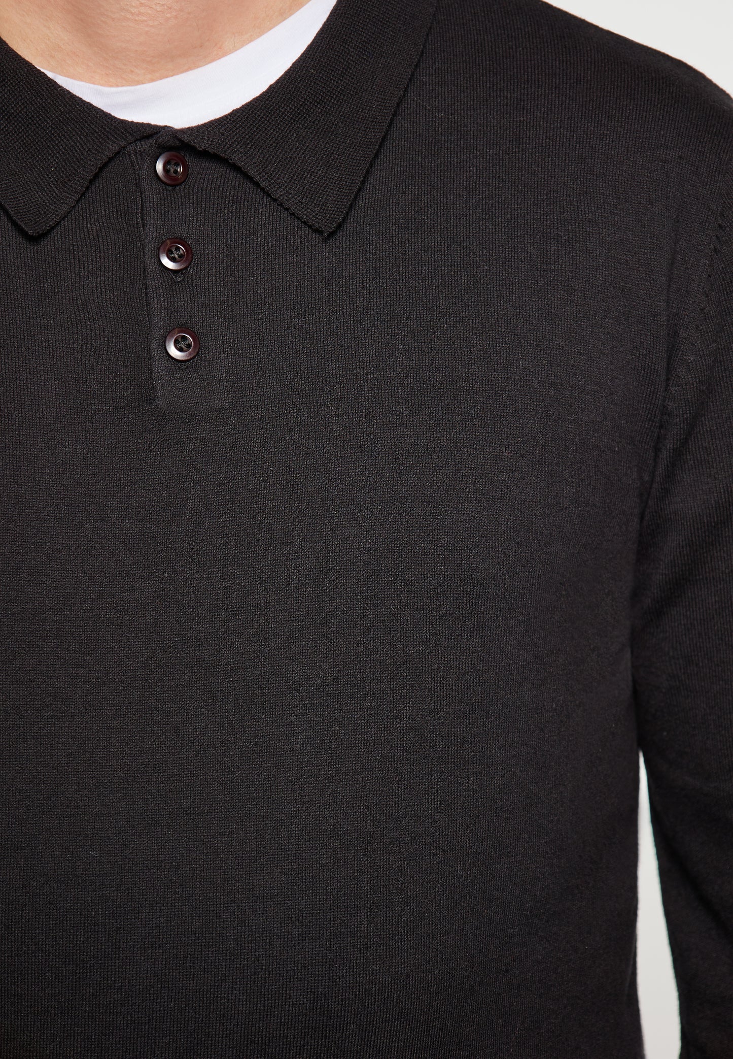 Mo men's sweater
