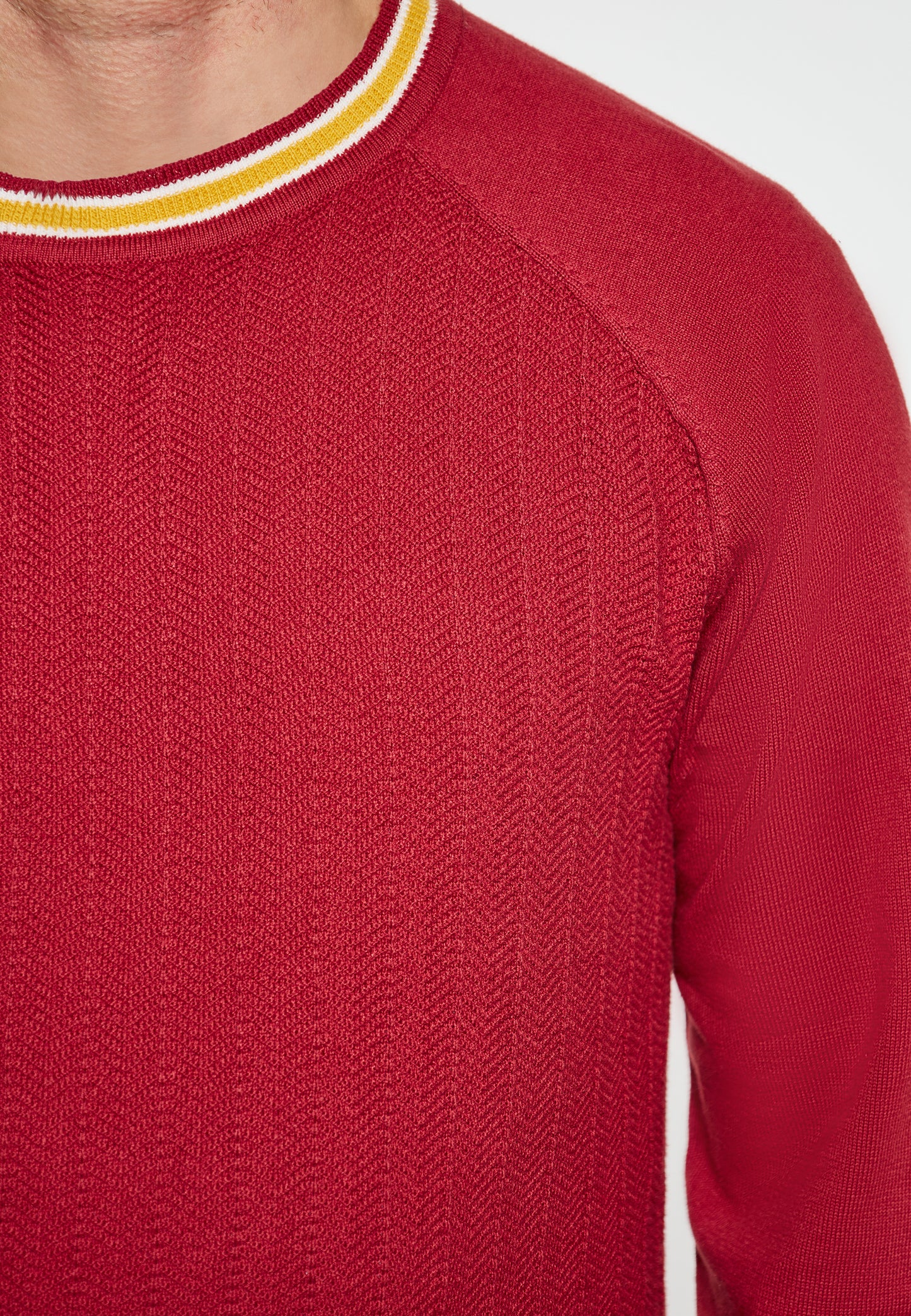 Mo men's sweater