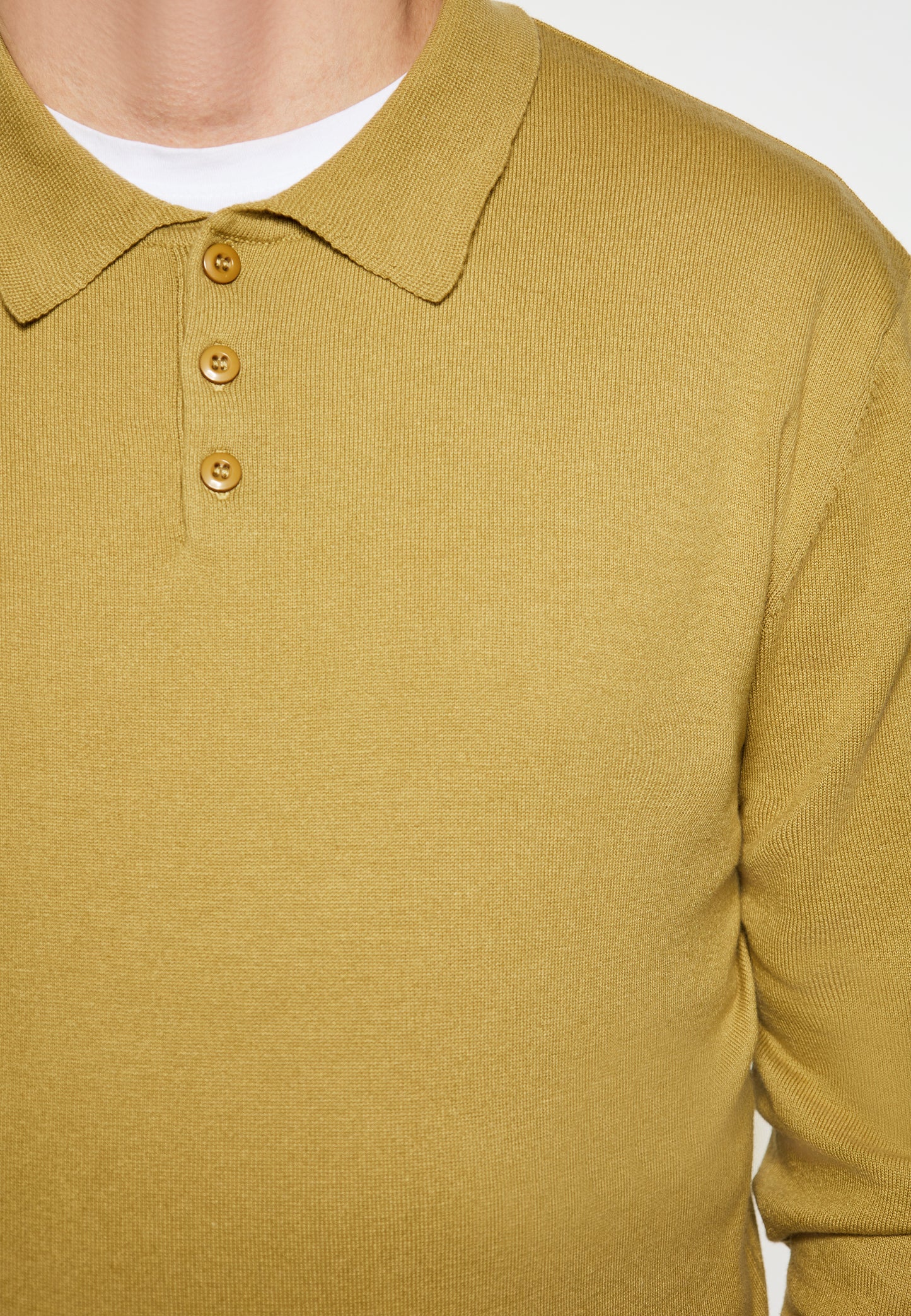 Mo men's sweater
