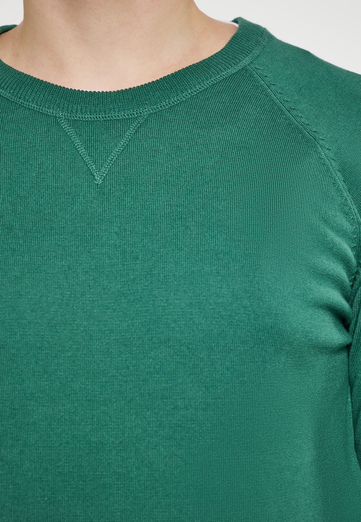 Mo men's sweater