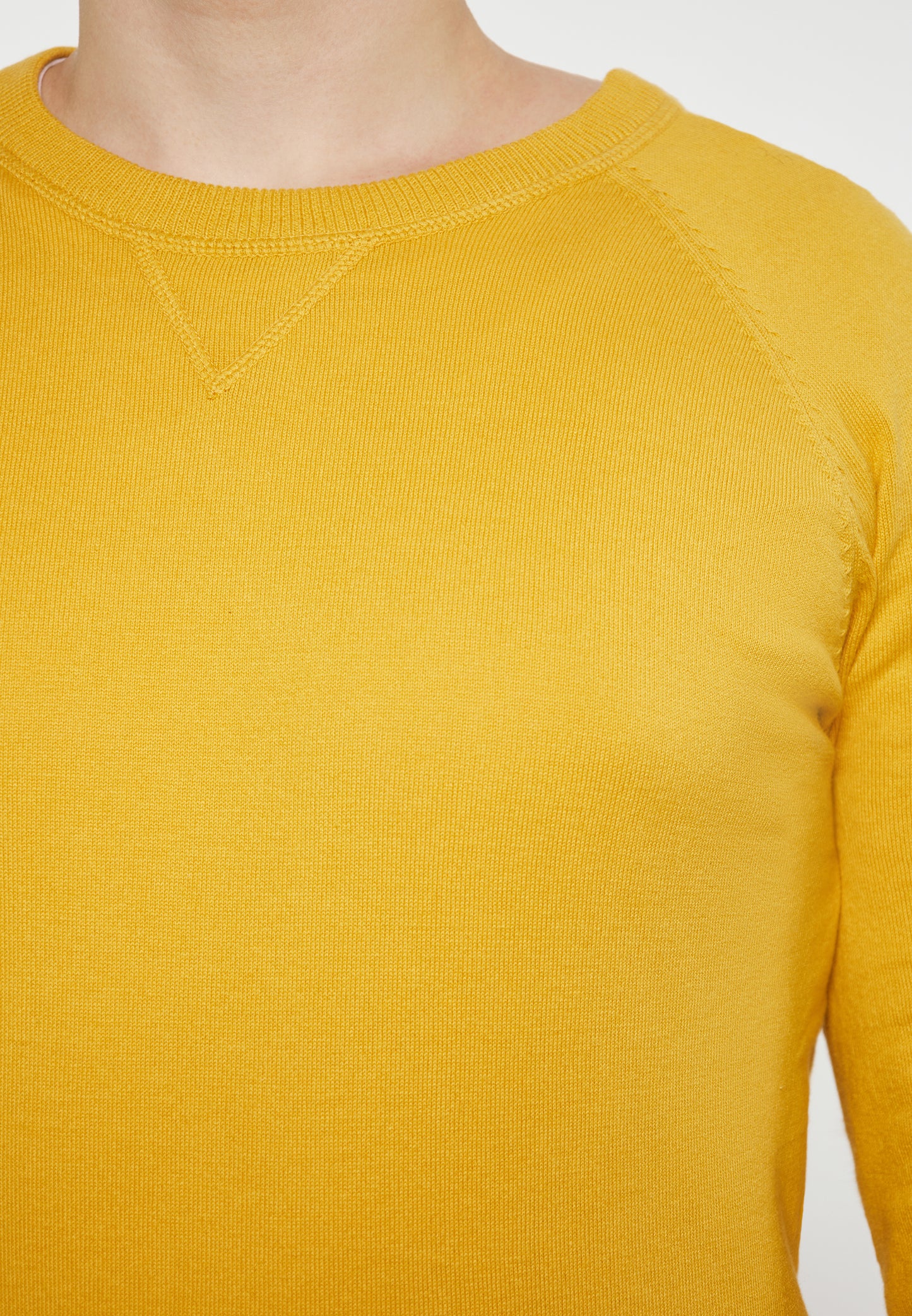 Mo men's sweater