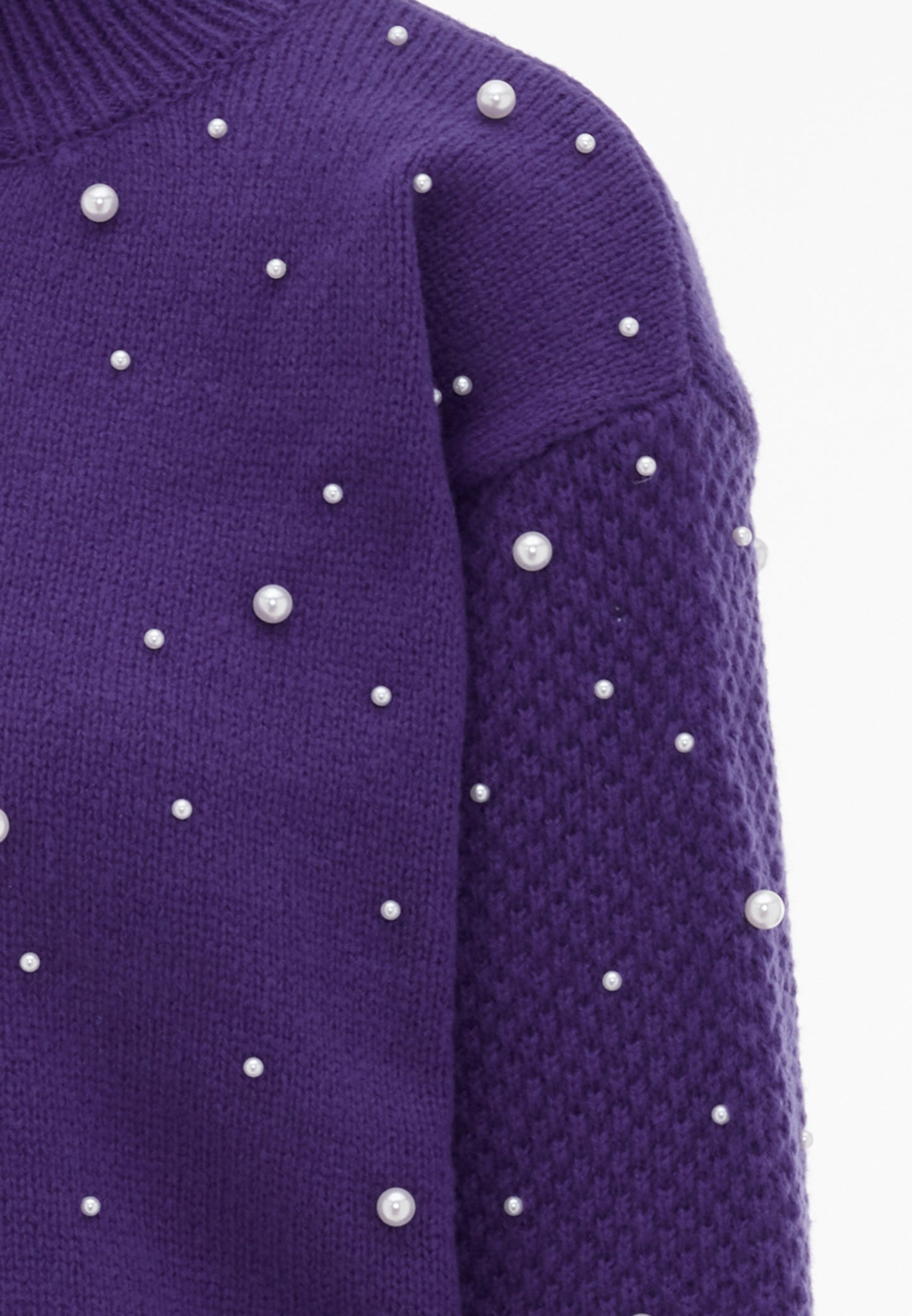 faina women's sweater with pearl