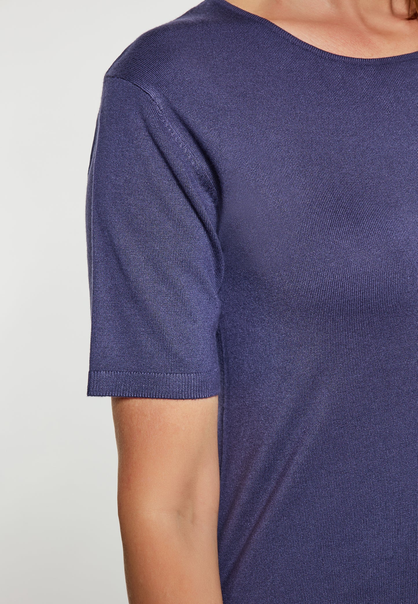 RISA women's T shirt