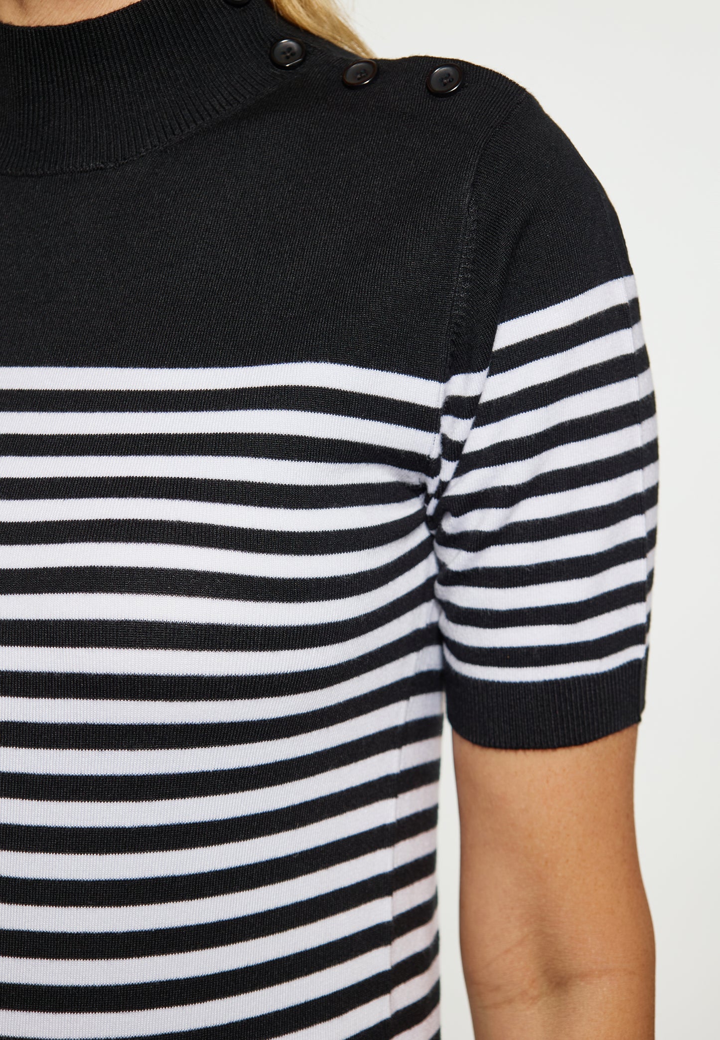 RISA women's sweater