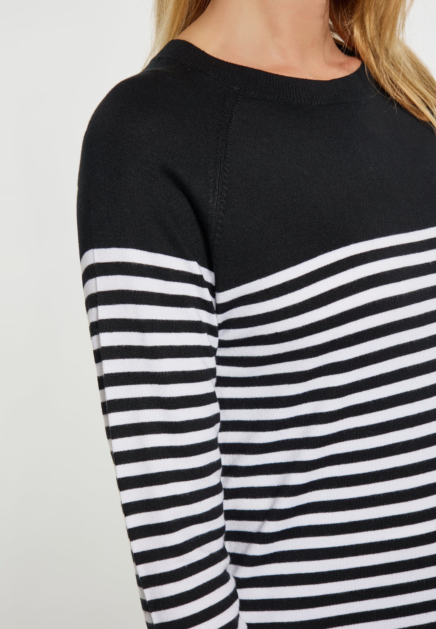 RISA women's sweater