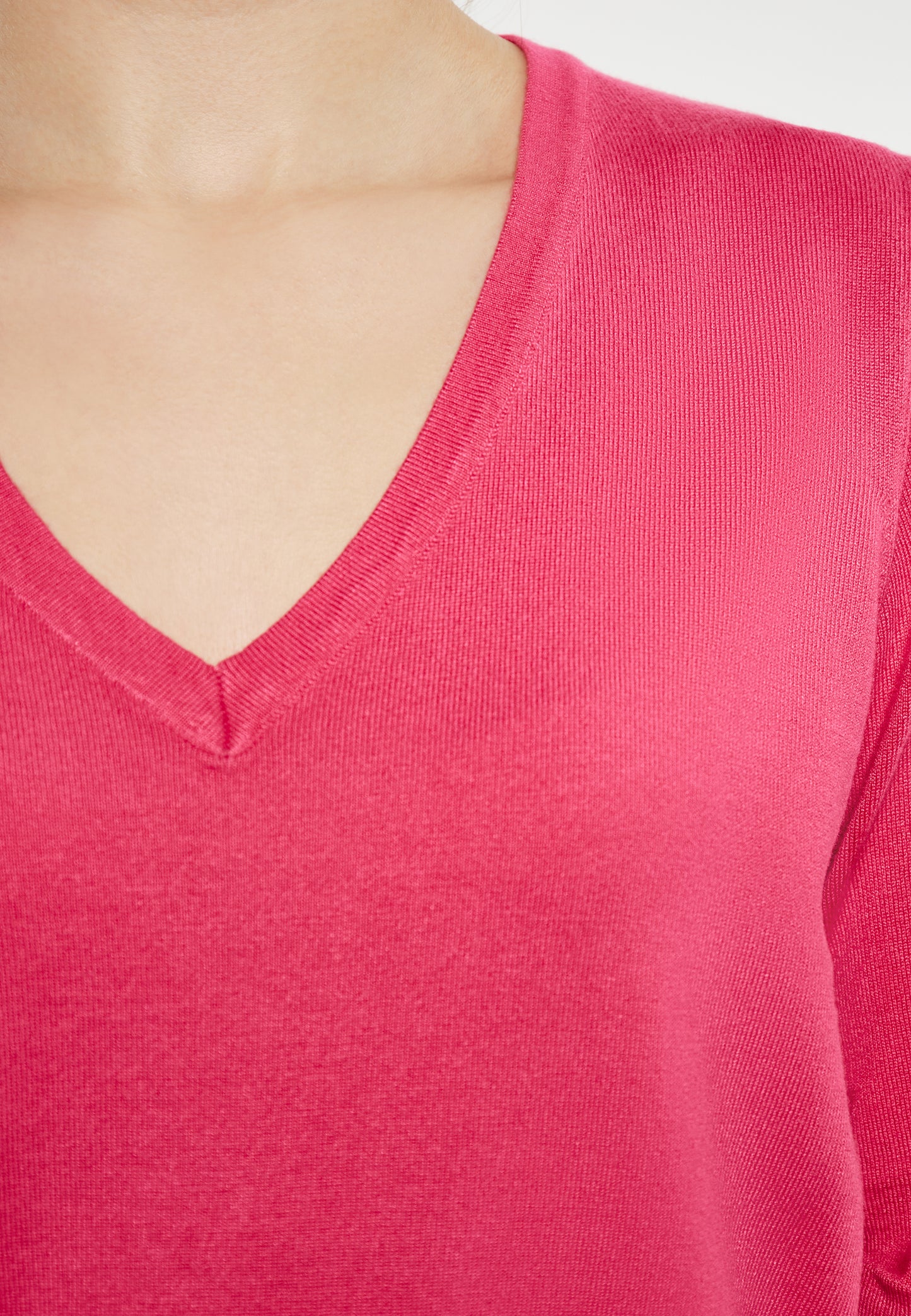 NAEMI women's sweater