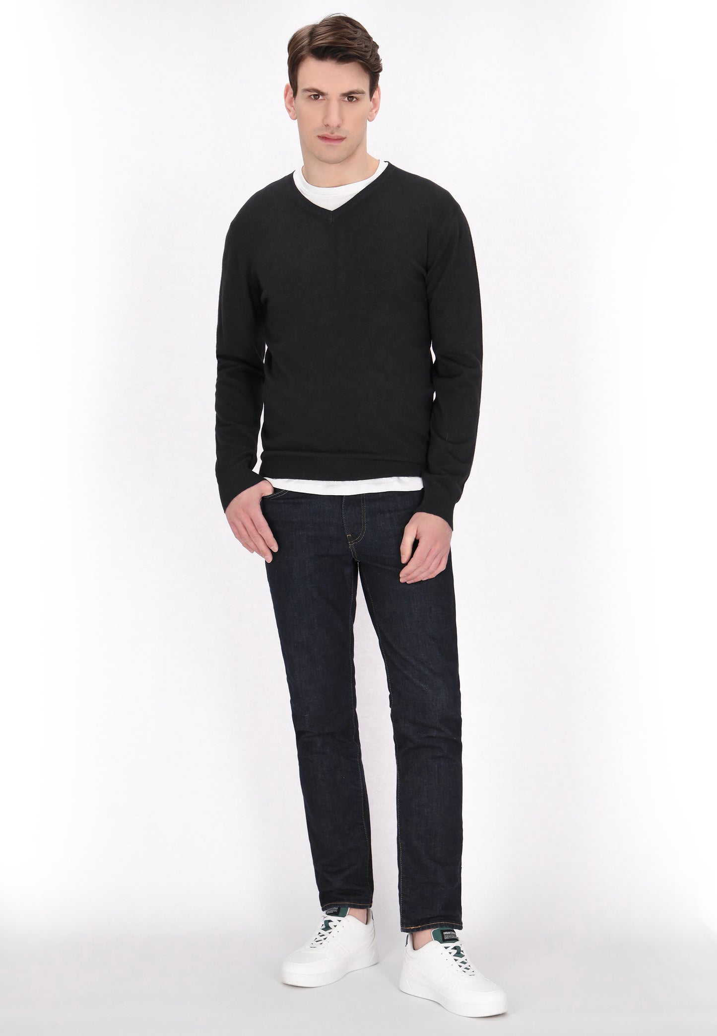 Mo men's sweater