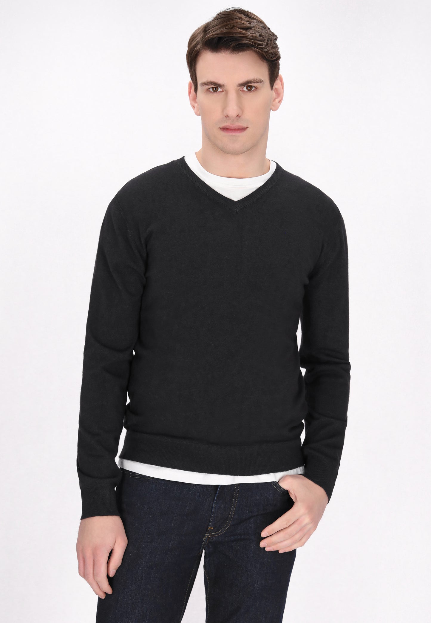 Mo men's sweater