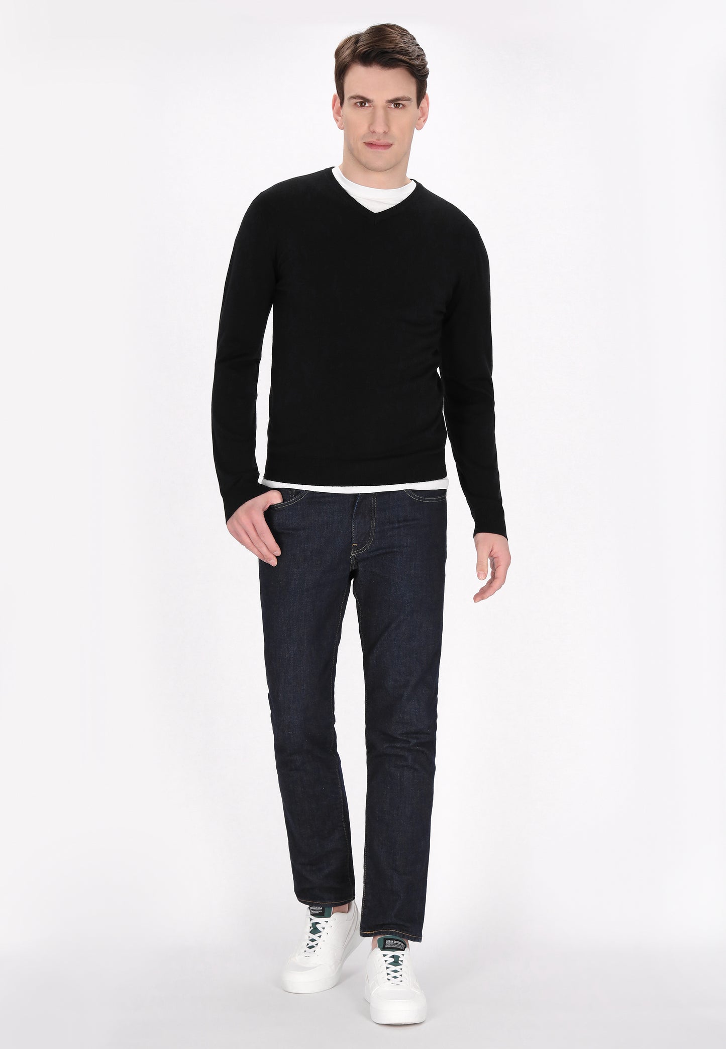 Mo men's sweater