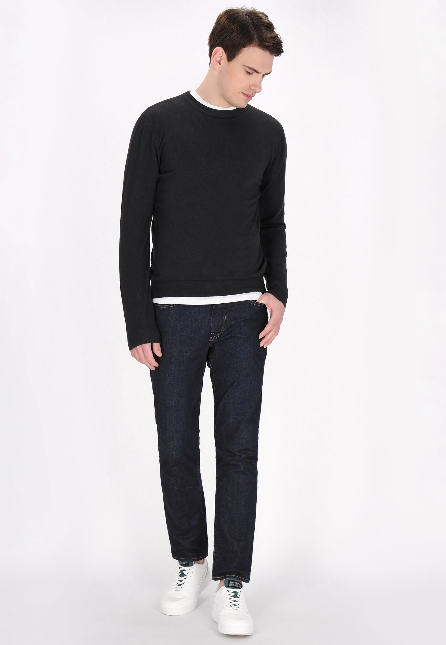 Mo men's sweater