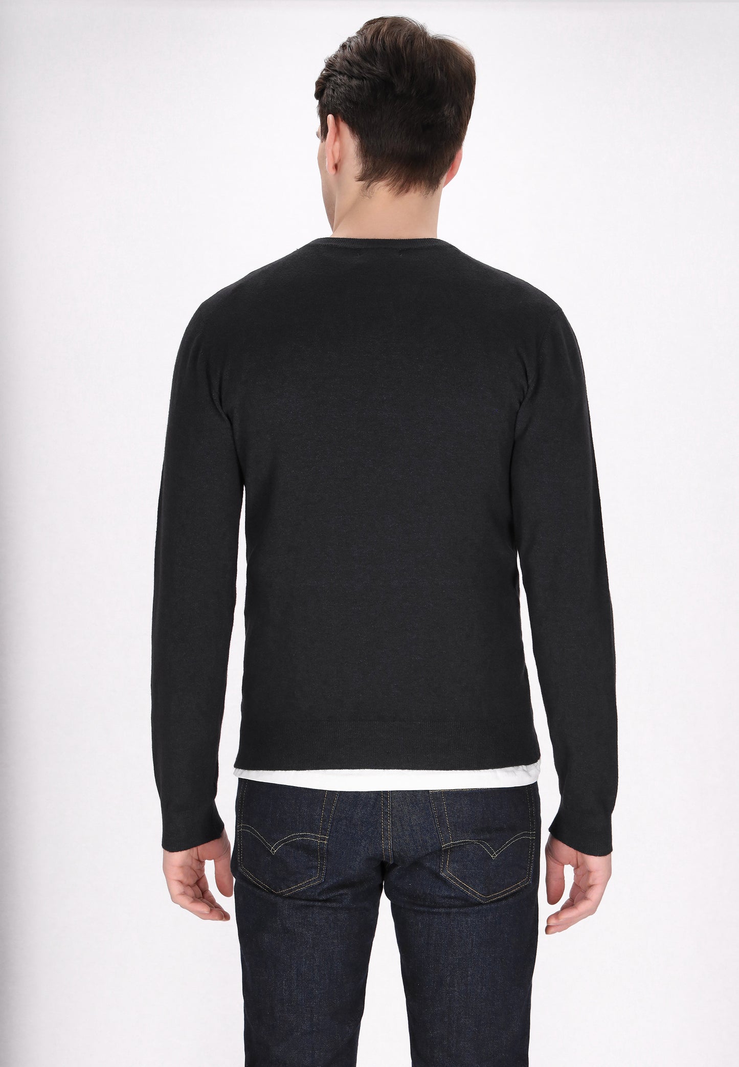 Mo men's sweater