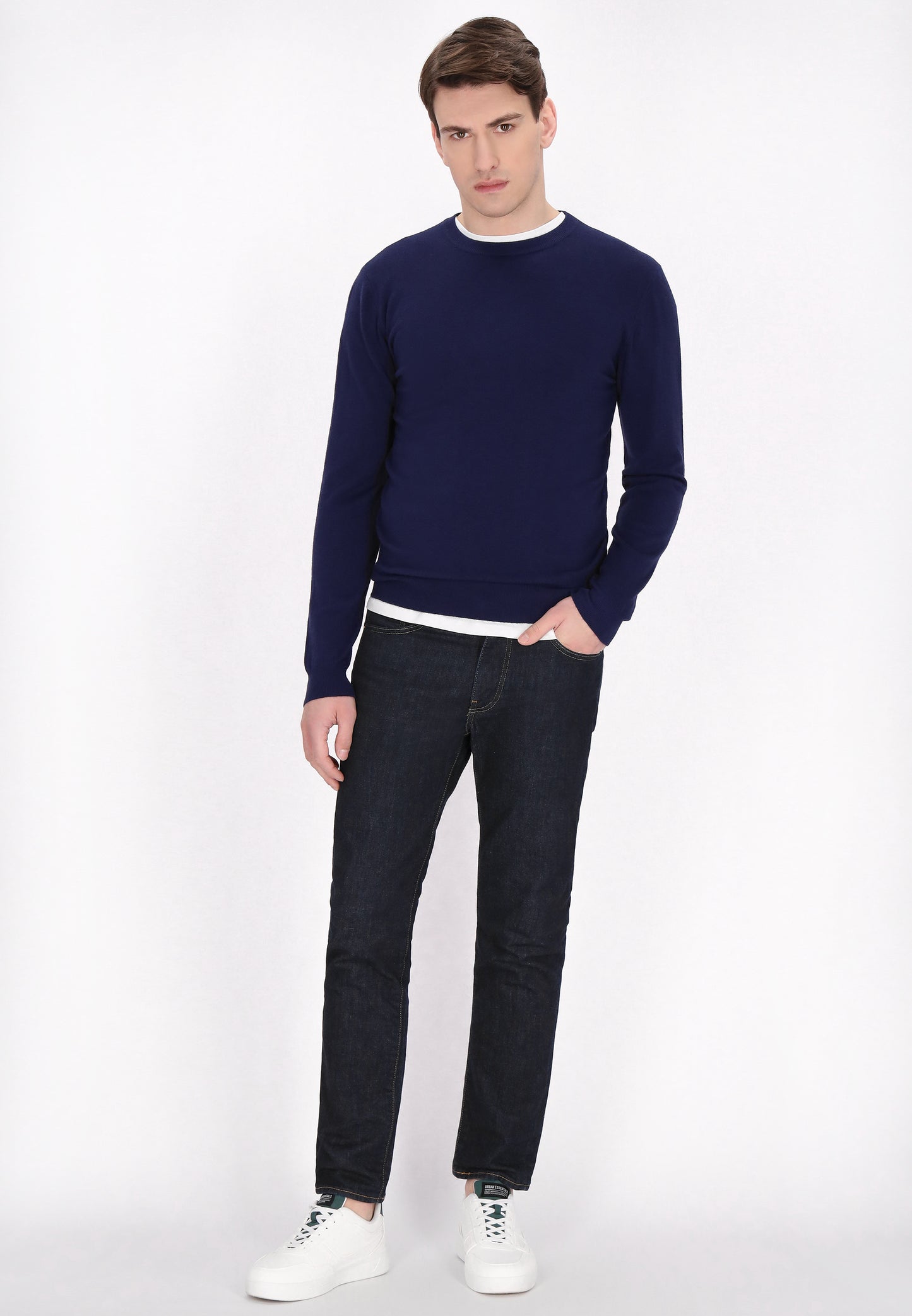 Mo men's sweater