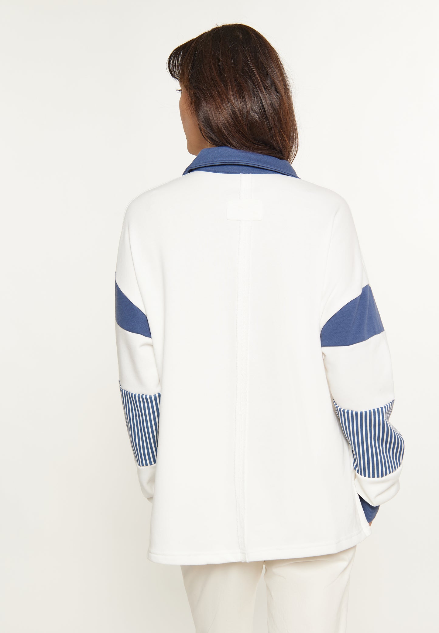 usha BLUE LABEL women's sweatshirt