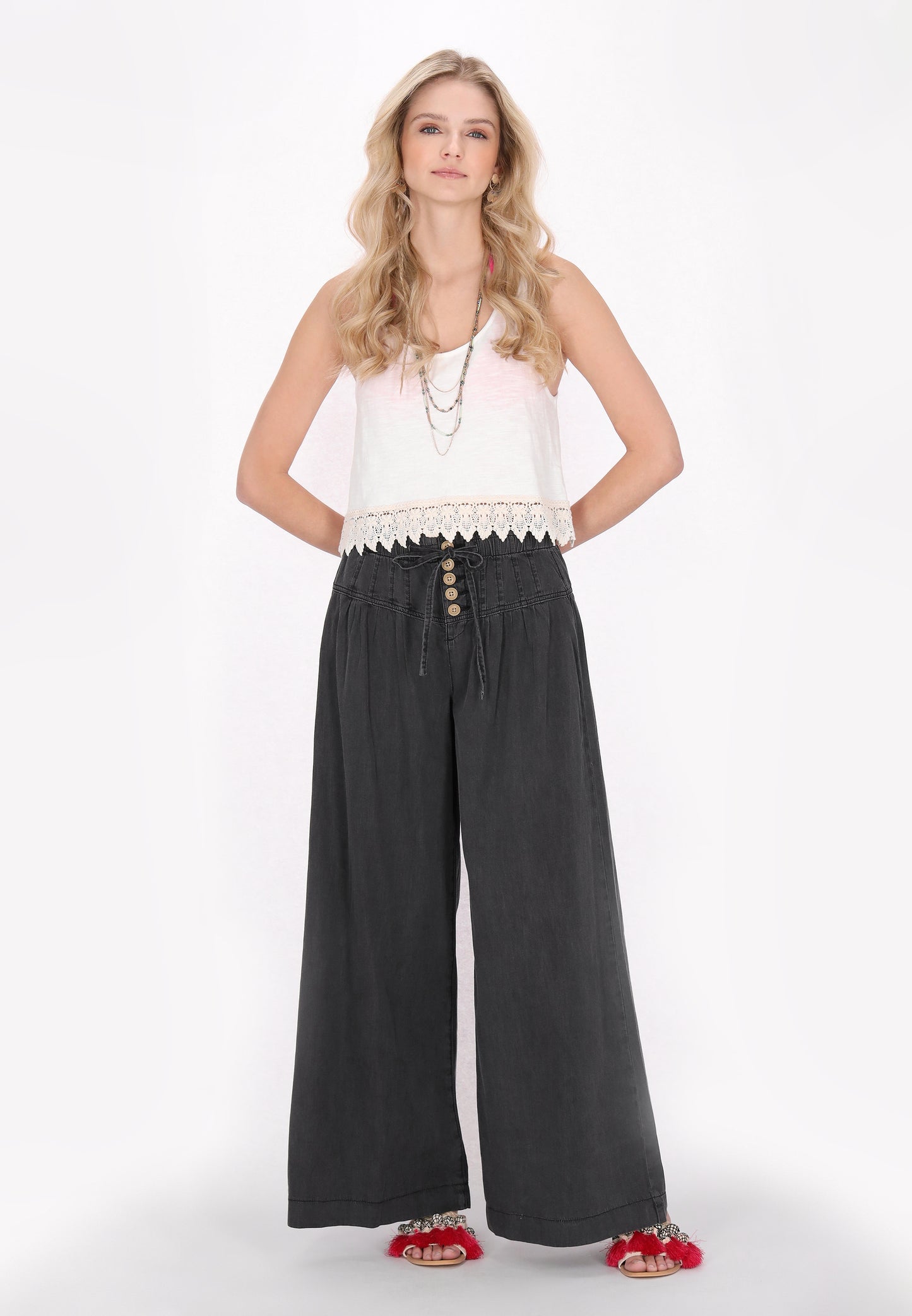 IZIA damskie jeansy