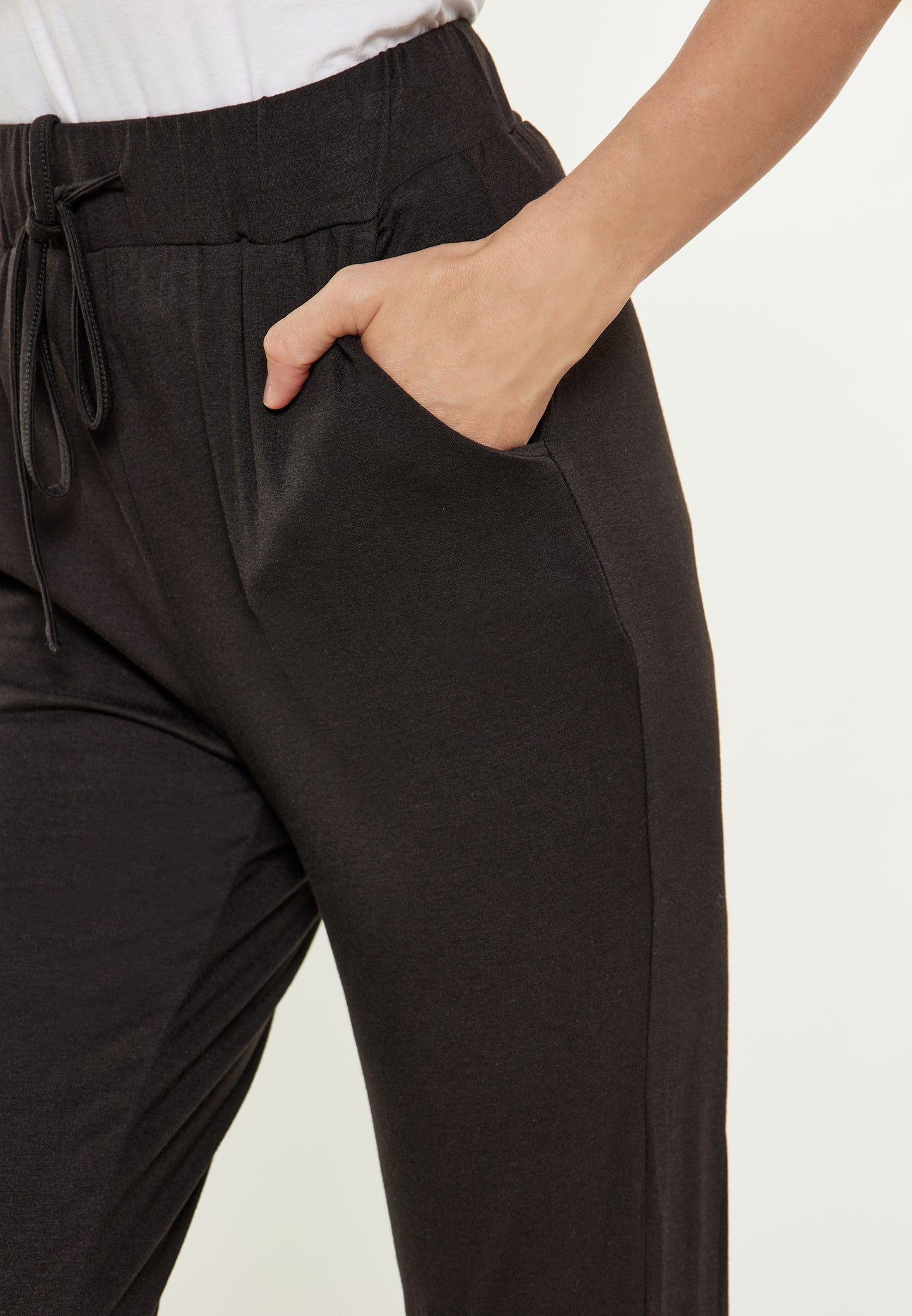 ALARY women's pants