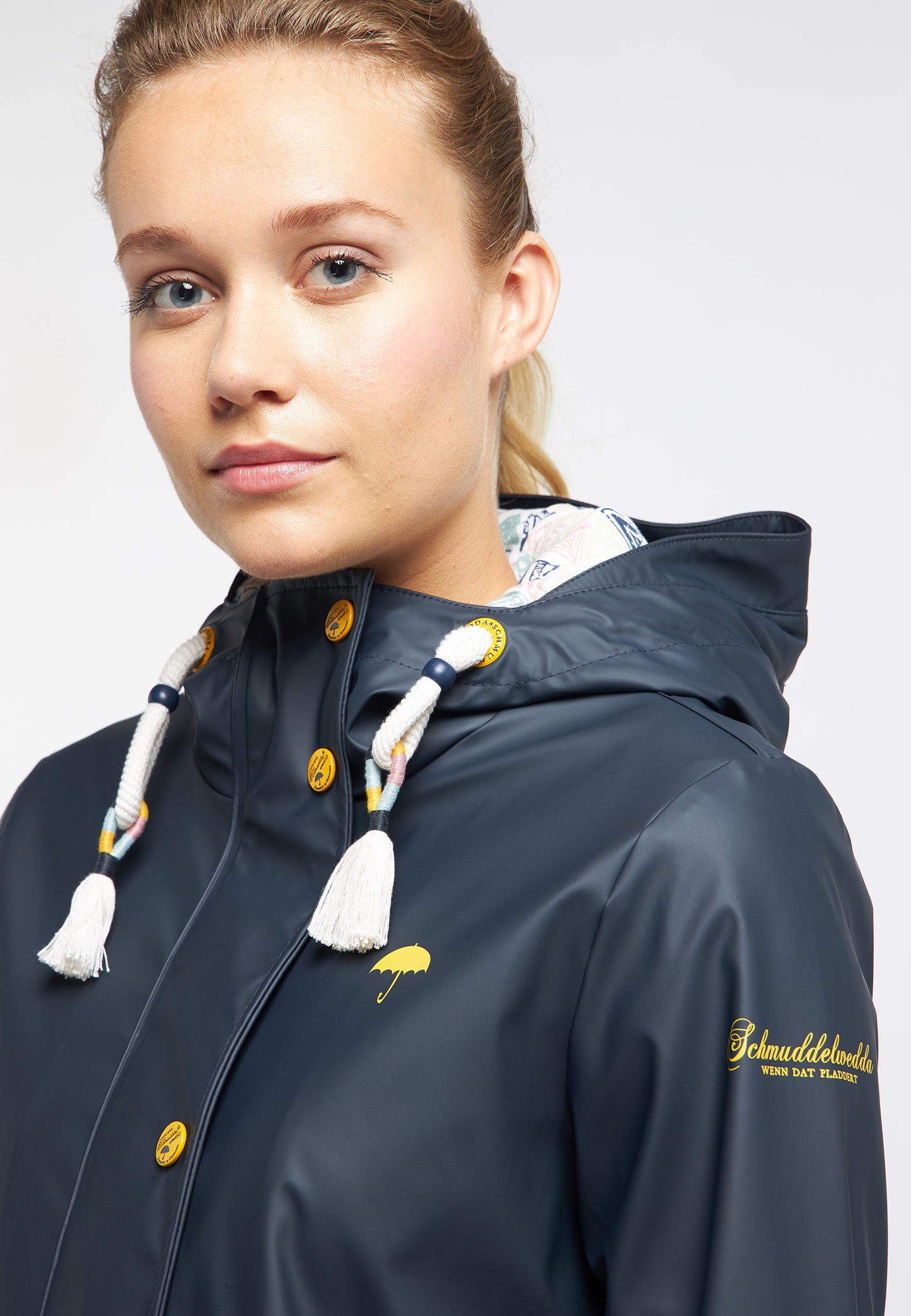 Schmuddelwedda women's rain coat