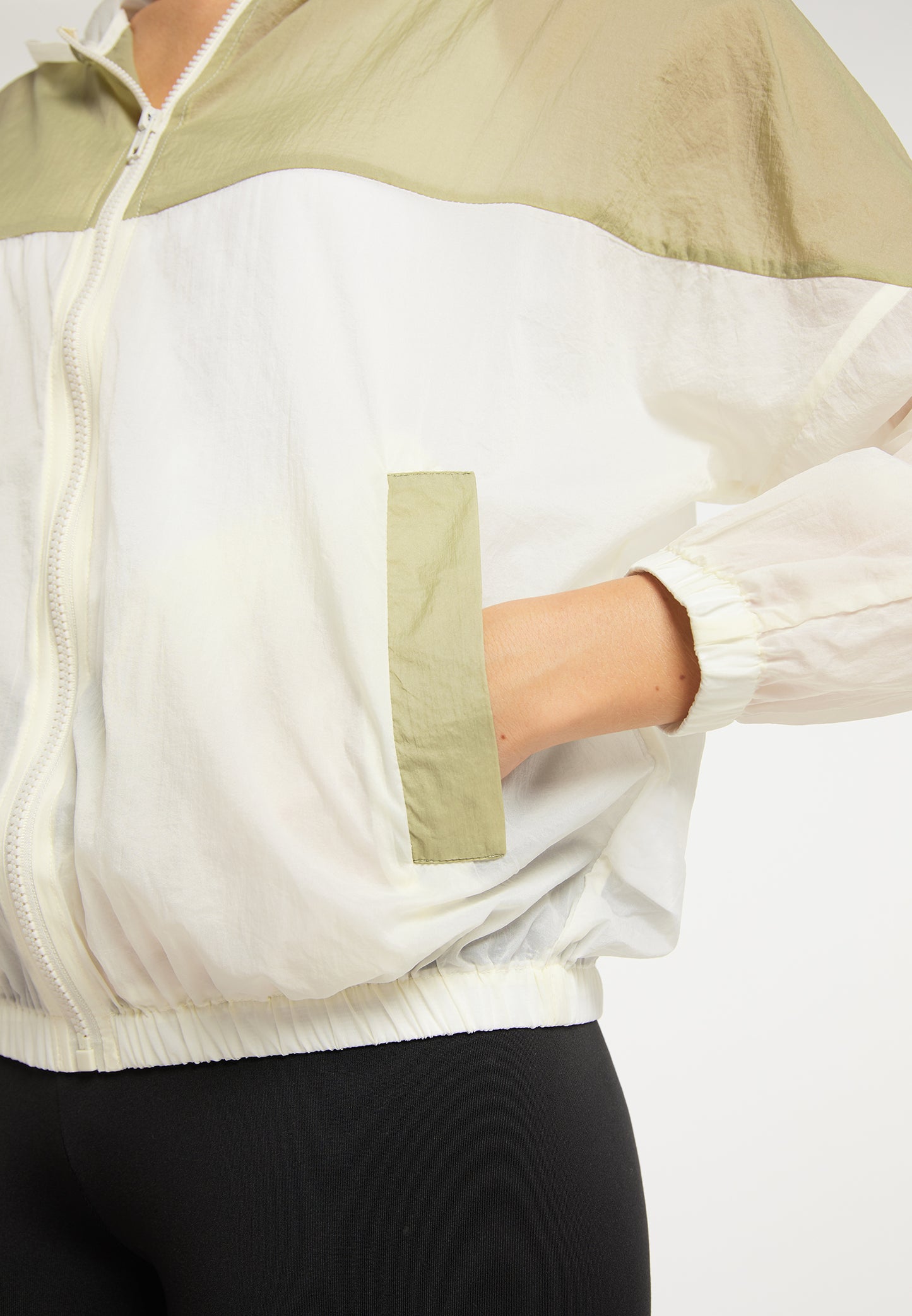 myMo ATHLSR women's windbreakers