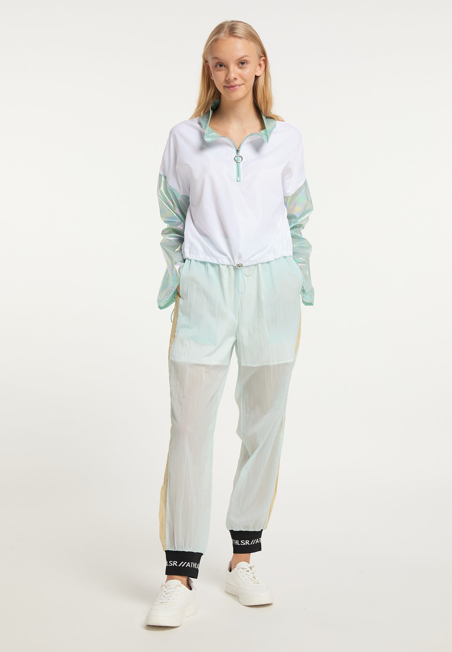 myMo ATHLSR women's windbreakers