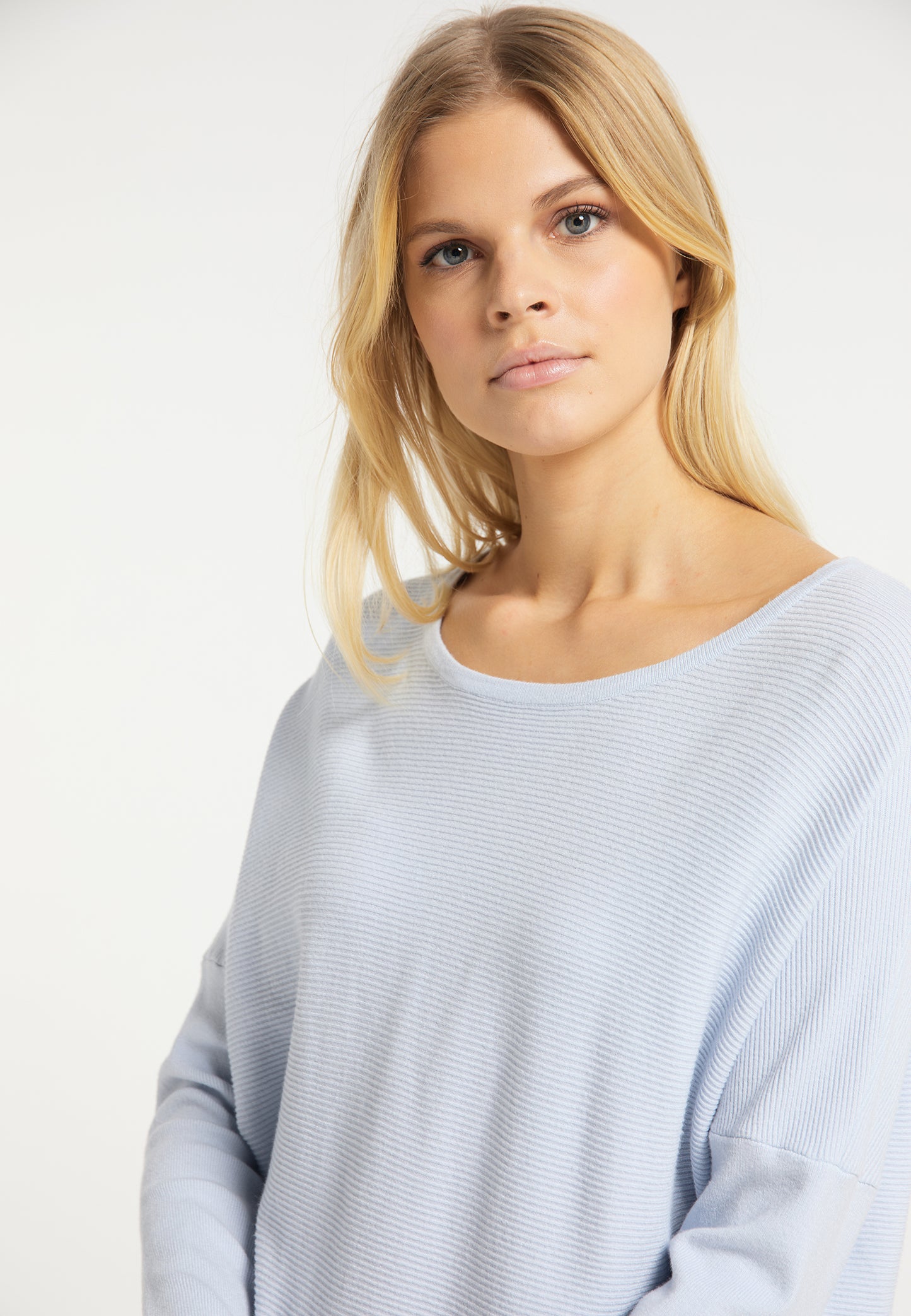 usha WHITE LABEL women's knitted sweater